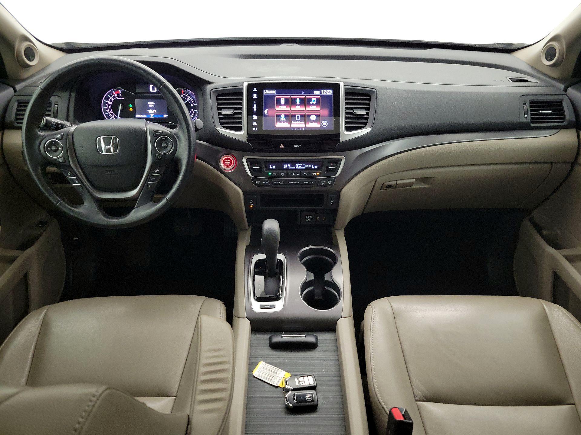 Thumbnail: 2017 Honda Pilot - 9