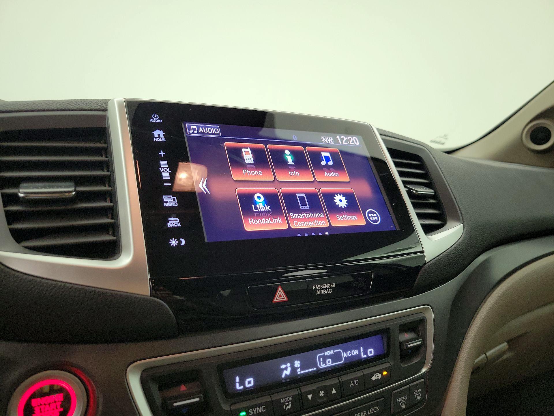 Thumbnail: 2017 Honda Pilot - 15