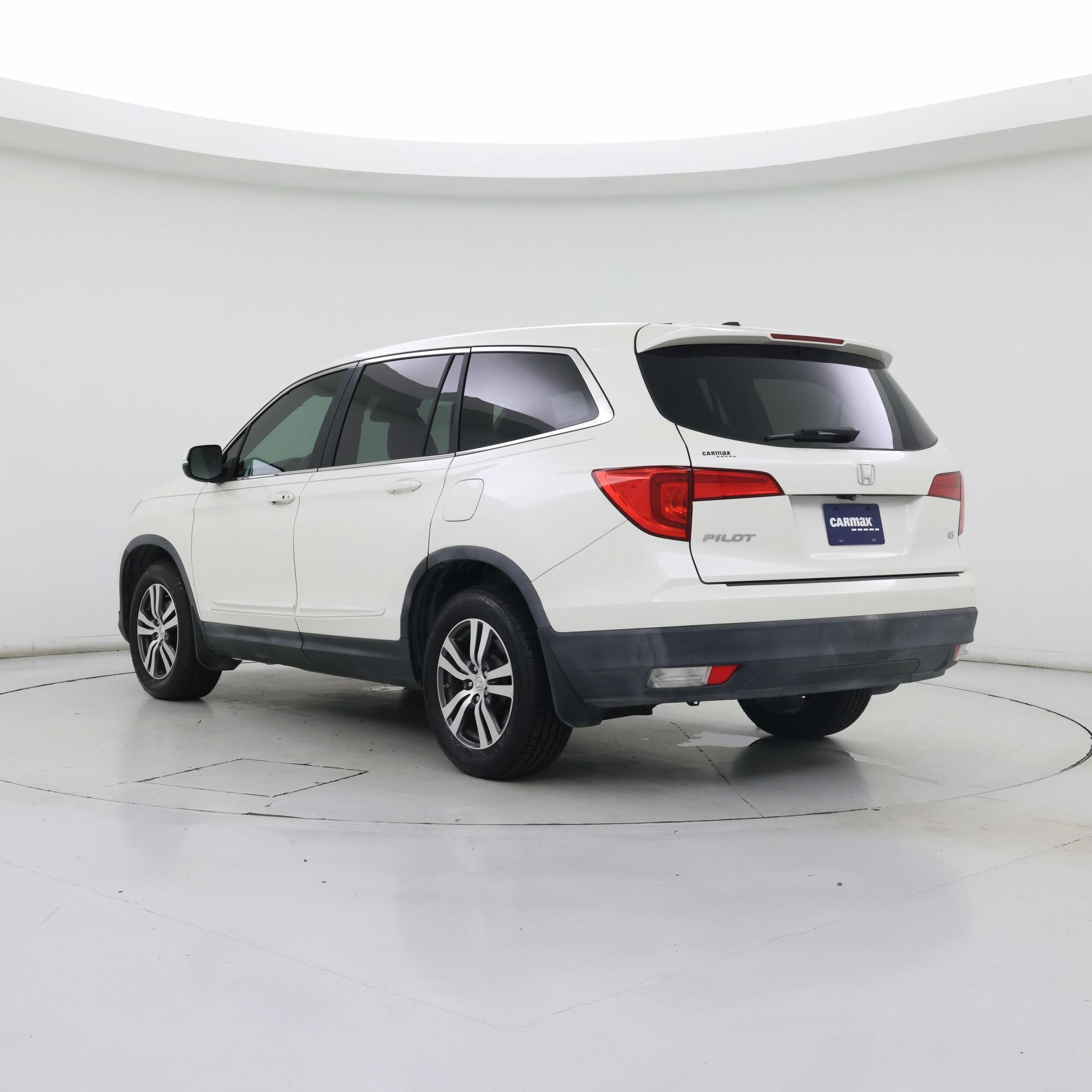Thumbnail: 2017 Honda Pilot - 2