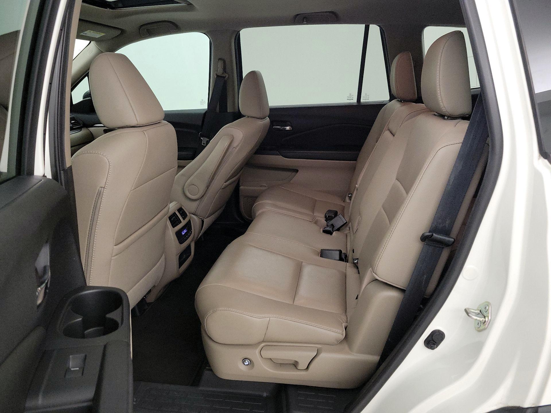 Thumbnail: 2017 Honda Pilot - 20