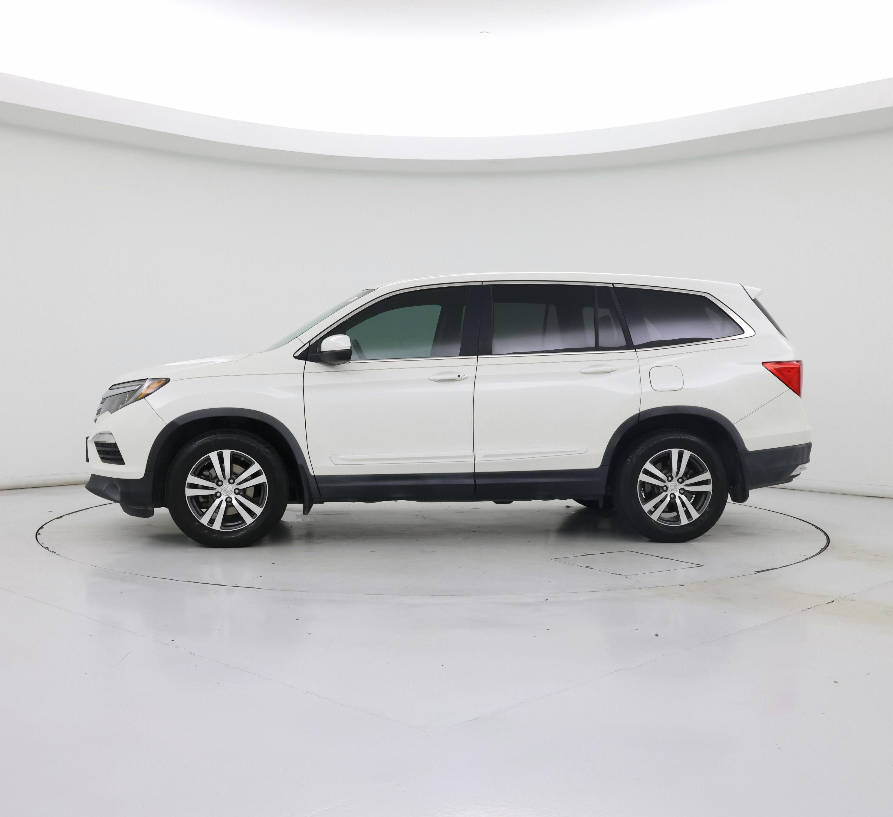 Thumbnail: 2017 Honda Pilot - 3