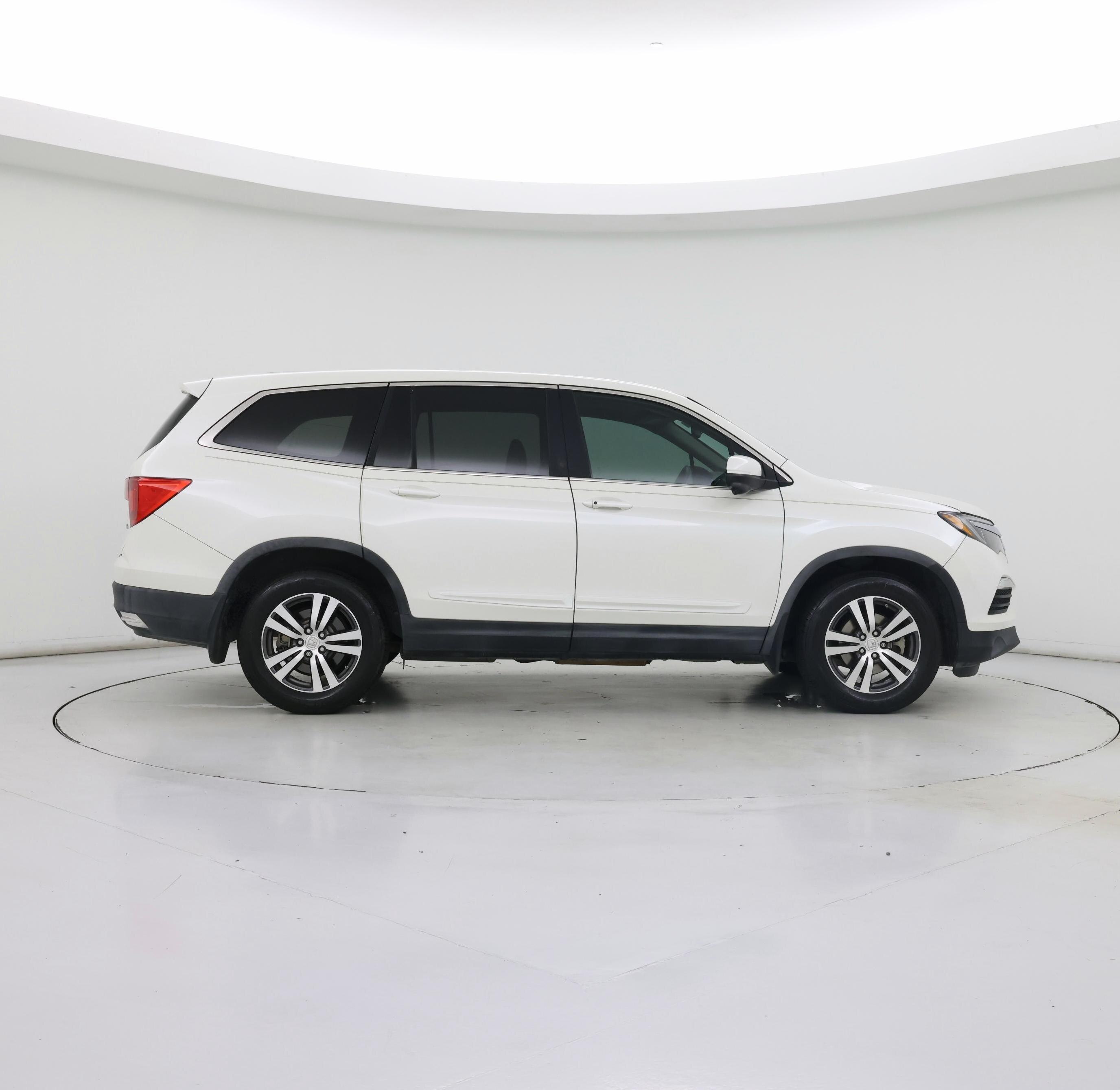 Thumbnail: 2017 Honda Pilot - 7