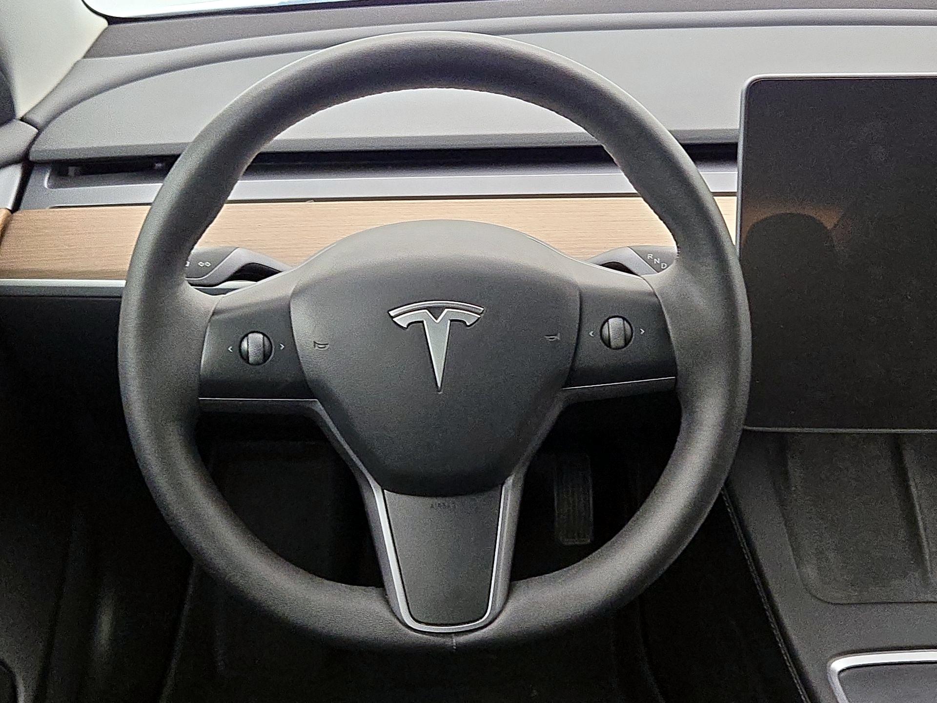 Thumbnail: 2023 Tesla Model 3 - 10