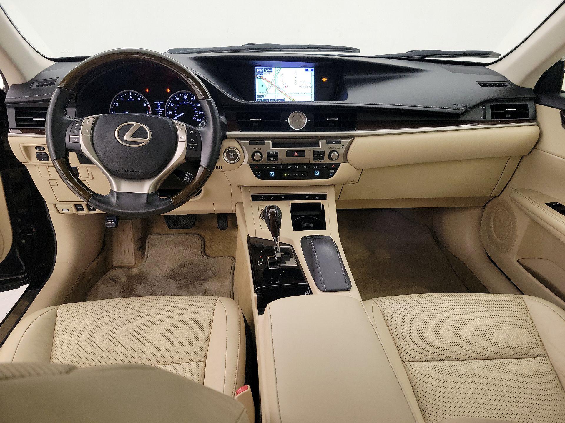 Thumbnail: 2015 Lexus ES - 9