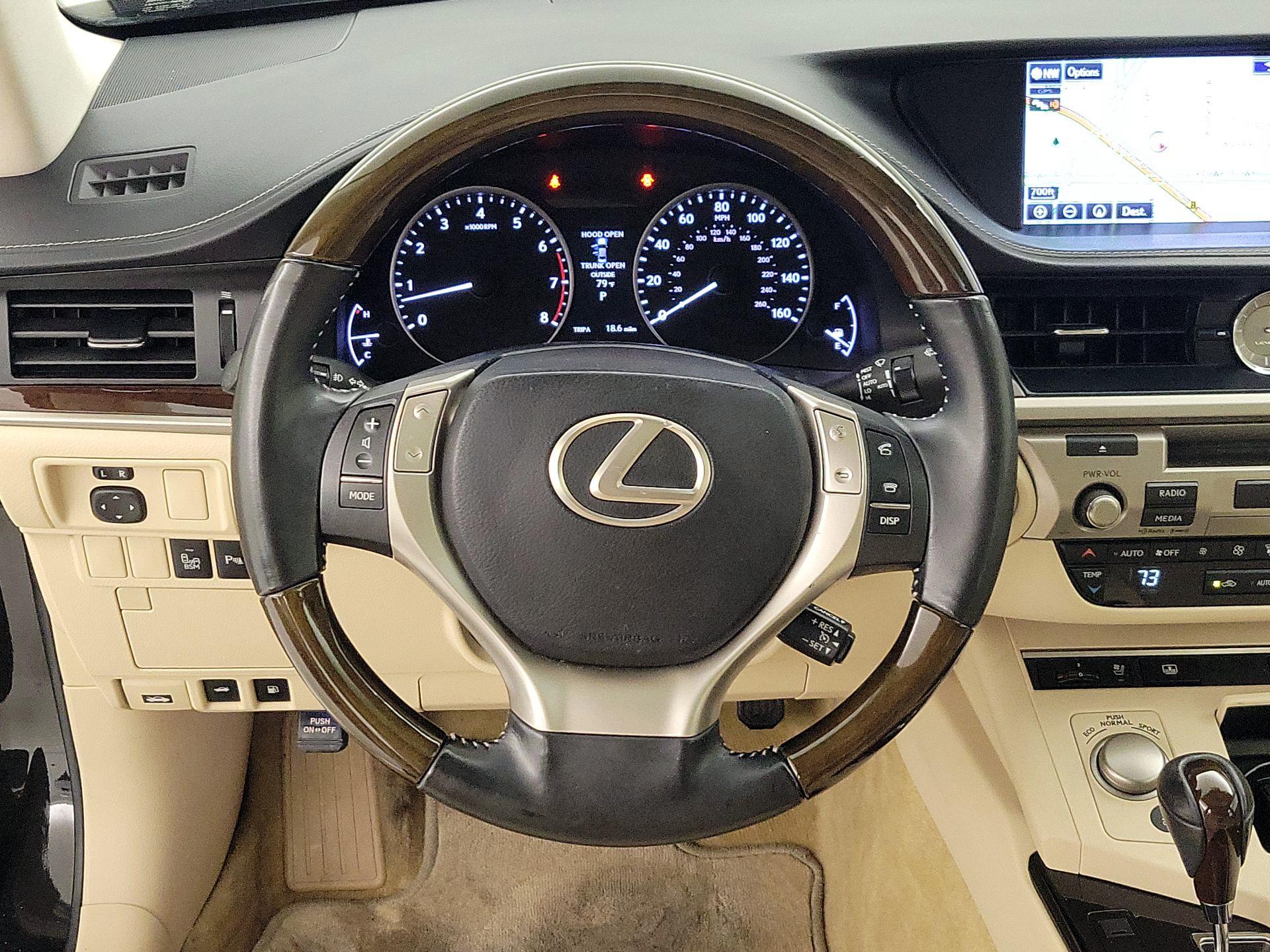 Thumbnail: 2015 Lexus ES - 10