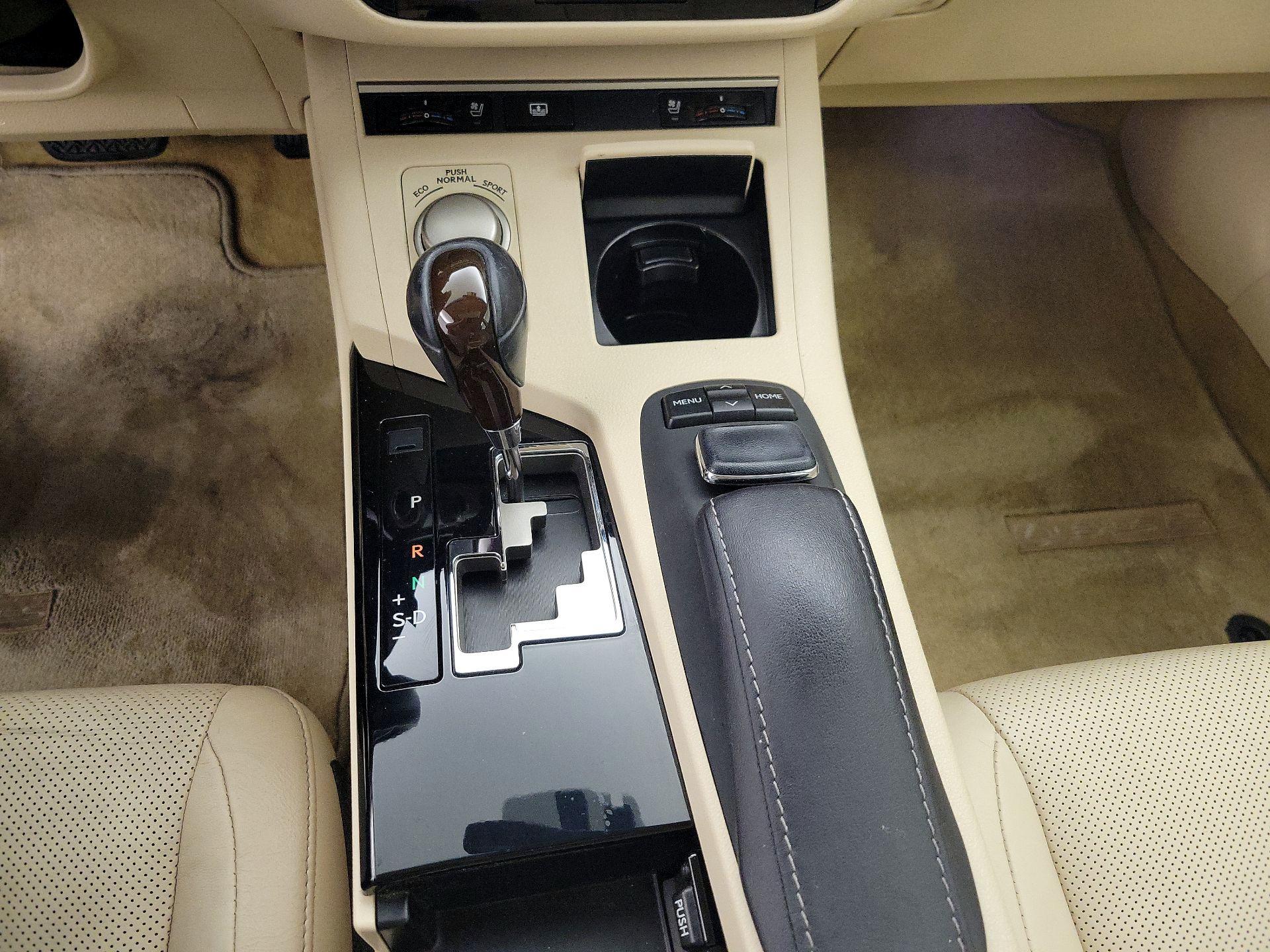 Thumbnail: 2015 Lexus ES - 18