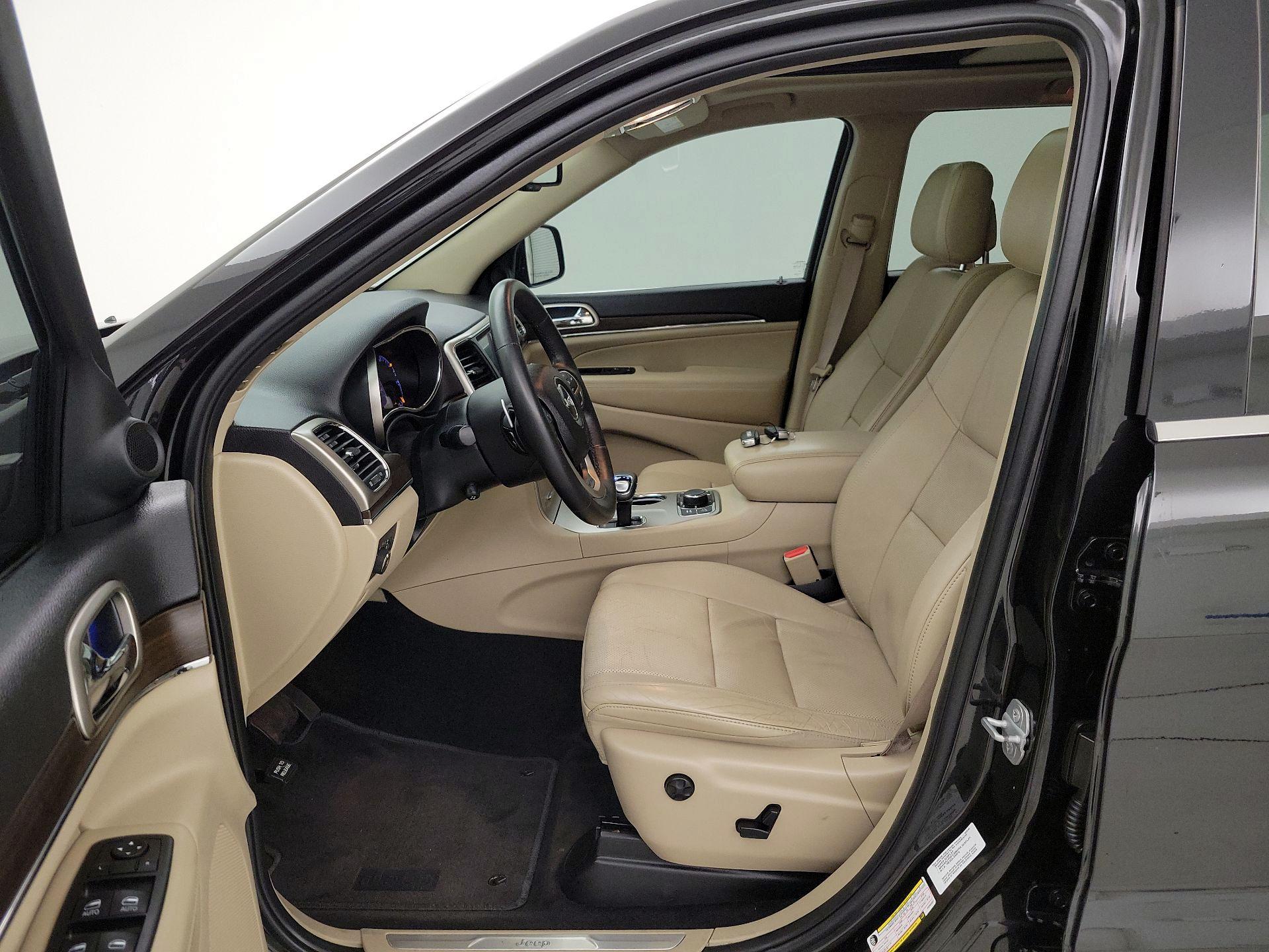 Thumbnail: 2015 Jeep Grand Cherokee - 11