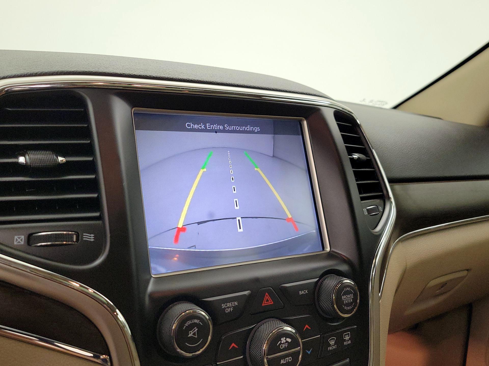 Thumbnail: 2015 Jeep Grand Cherokee - 14