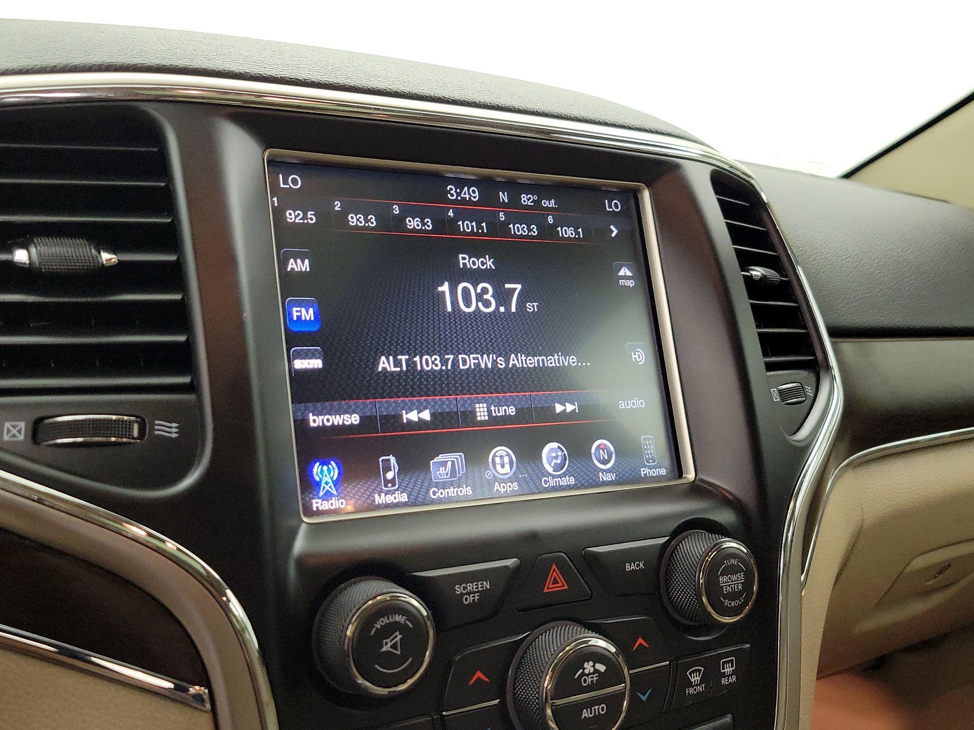 Thumbnail: 2015 Jeep Grand Cherokee - 15