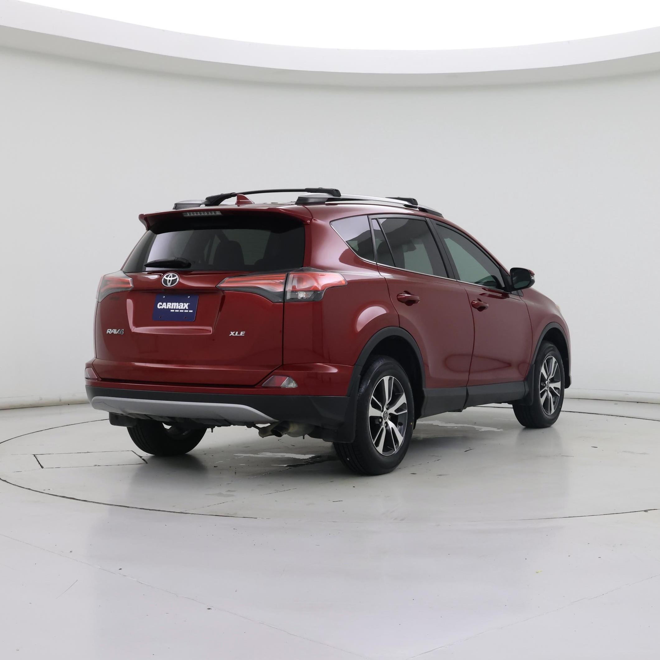 Thumbnail: 2018 Toyota RAV4 - 8