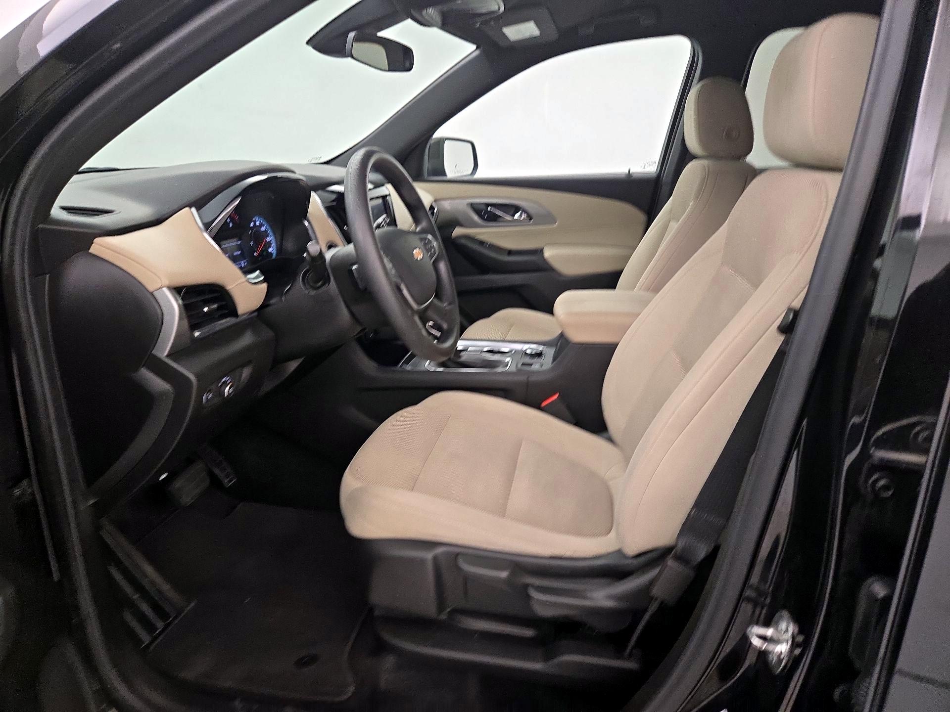 Thumbnail: 2022 Chevrolet Traverse - 11