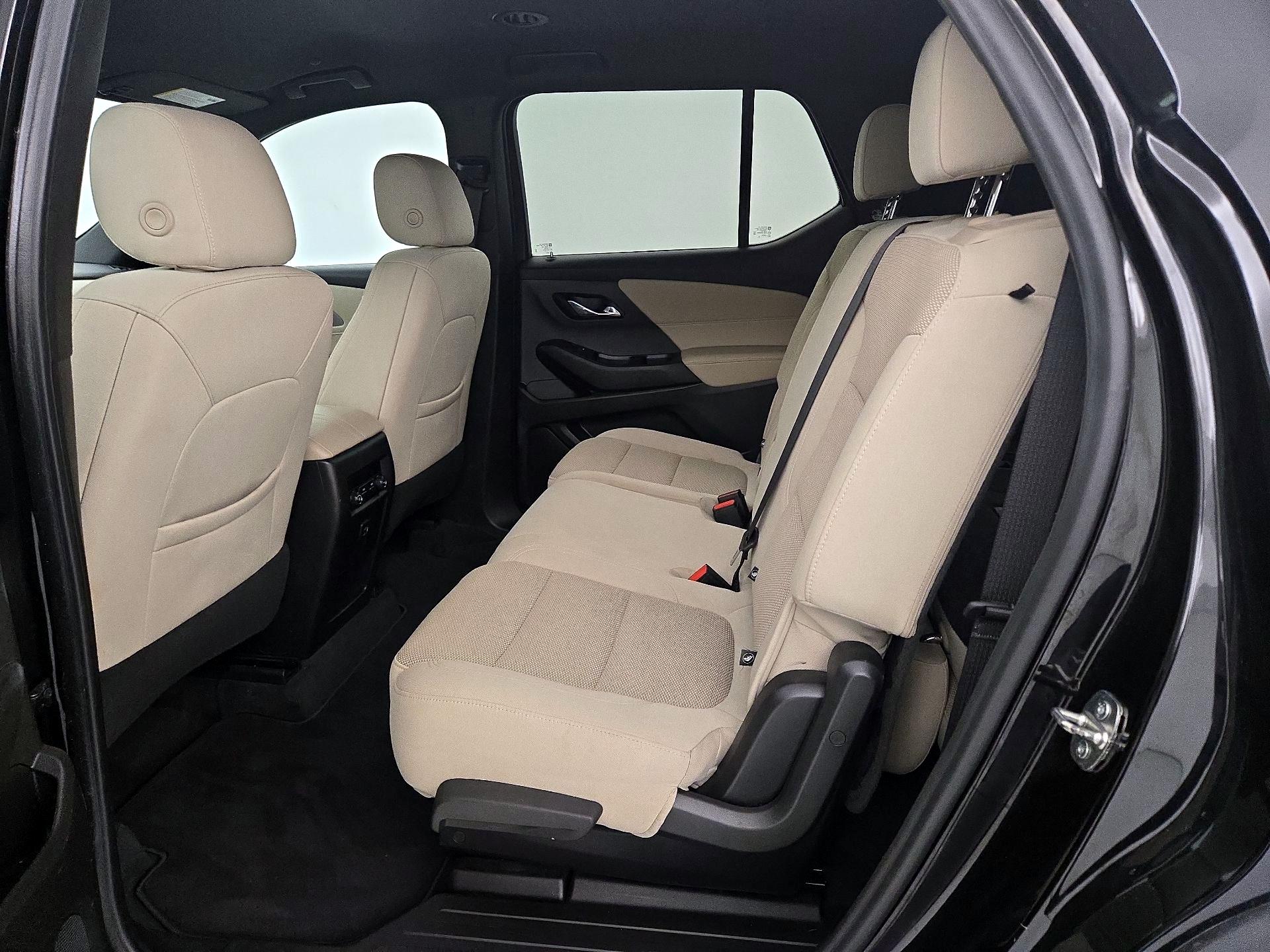 Thumbnail: 2022 Chevrolet Traverse - 19