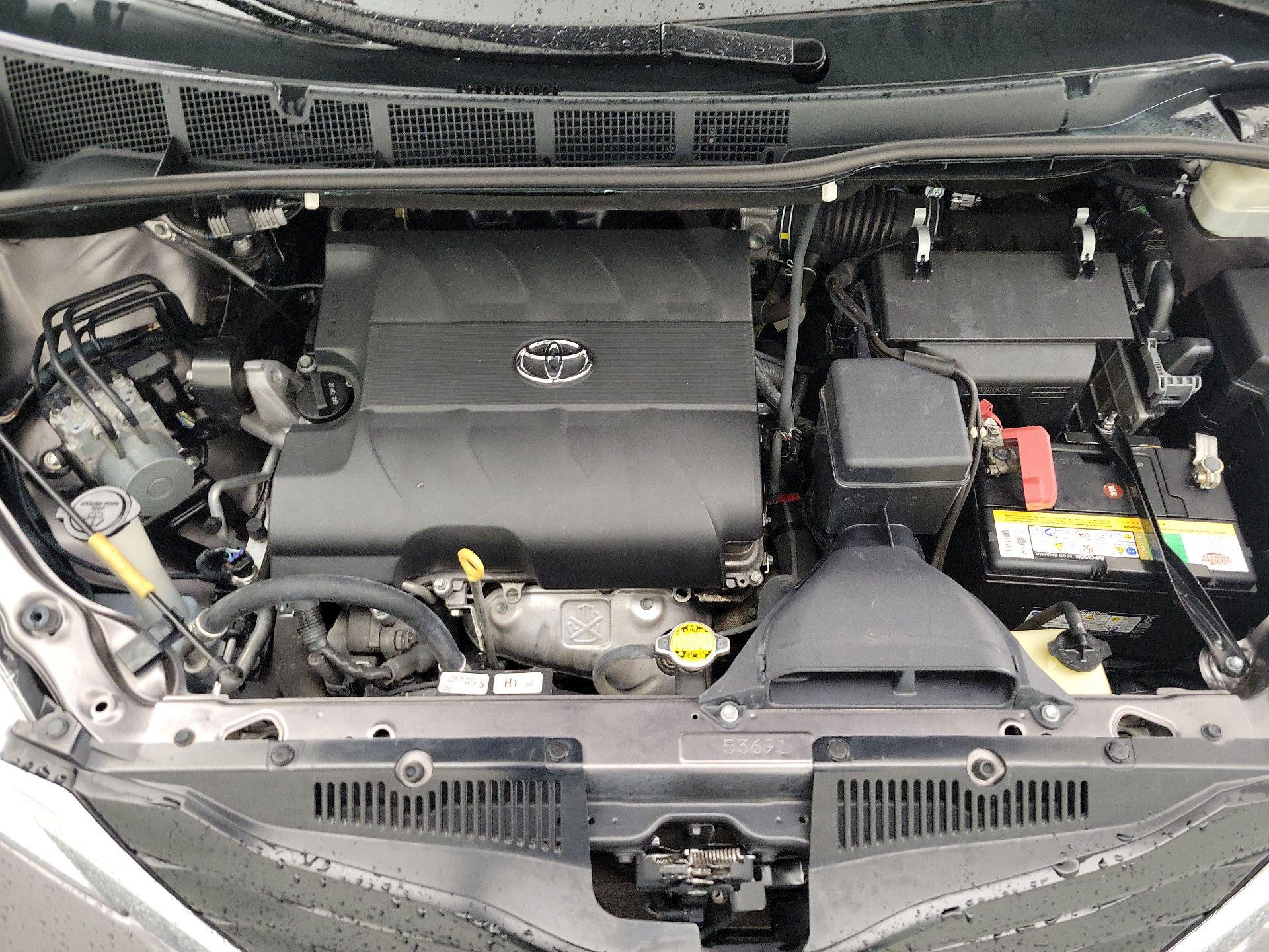 Thumbnail: 2014 Toyota Sienna - 20