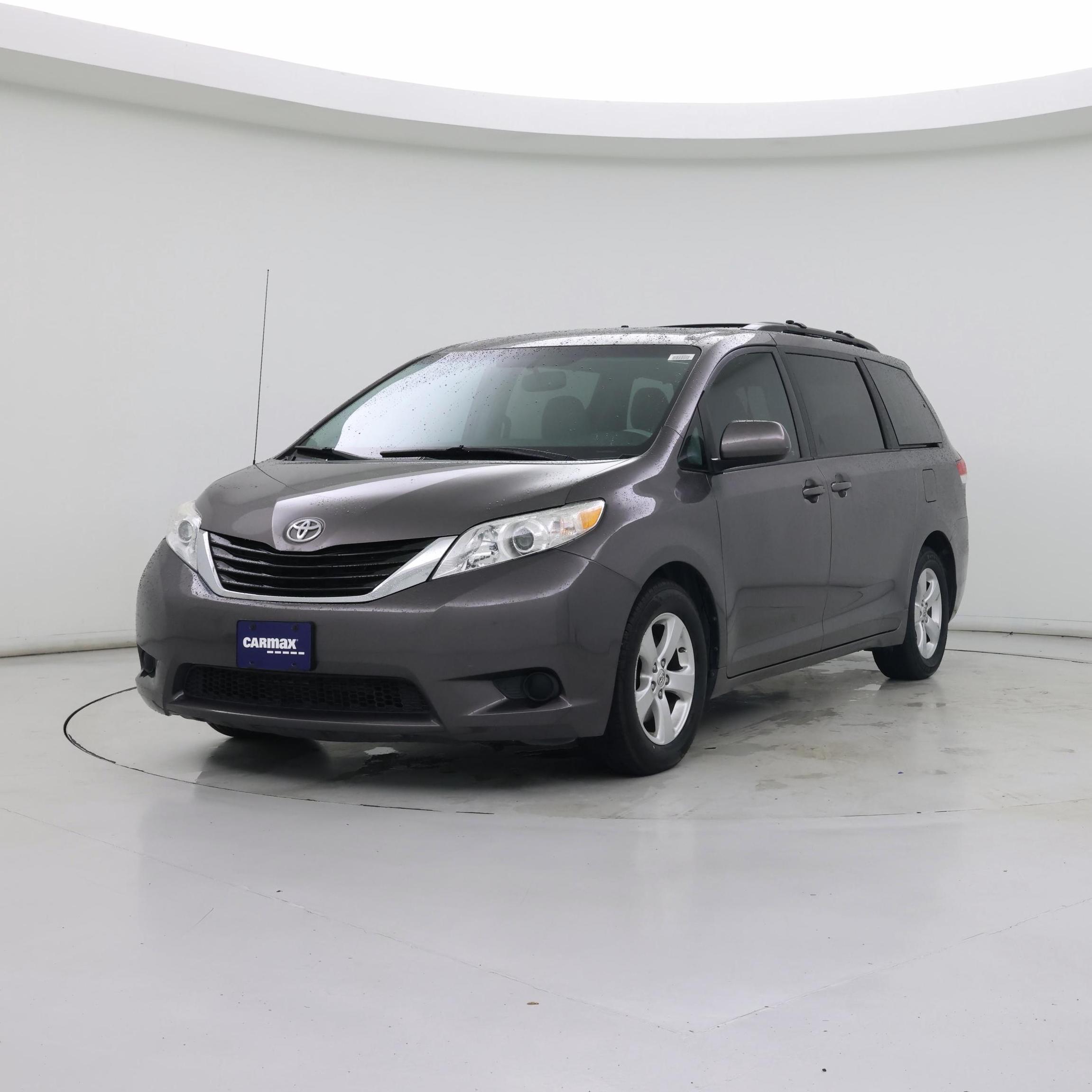 Thumbnail: 2014 Toyota Sienna - 4