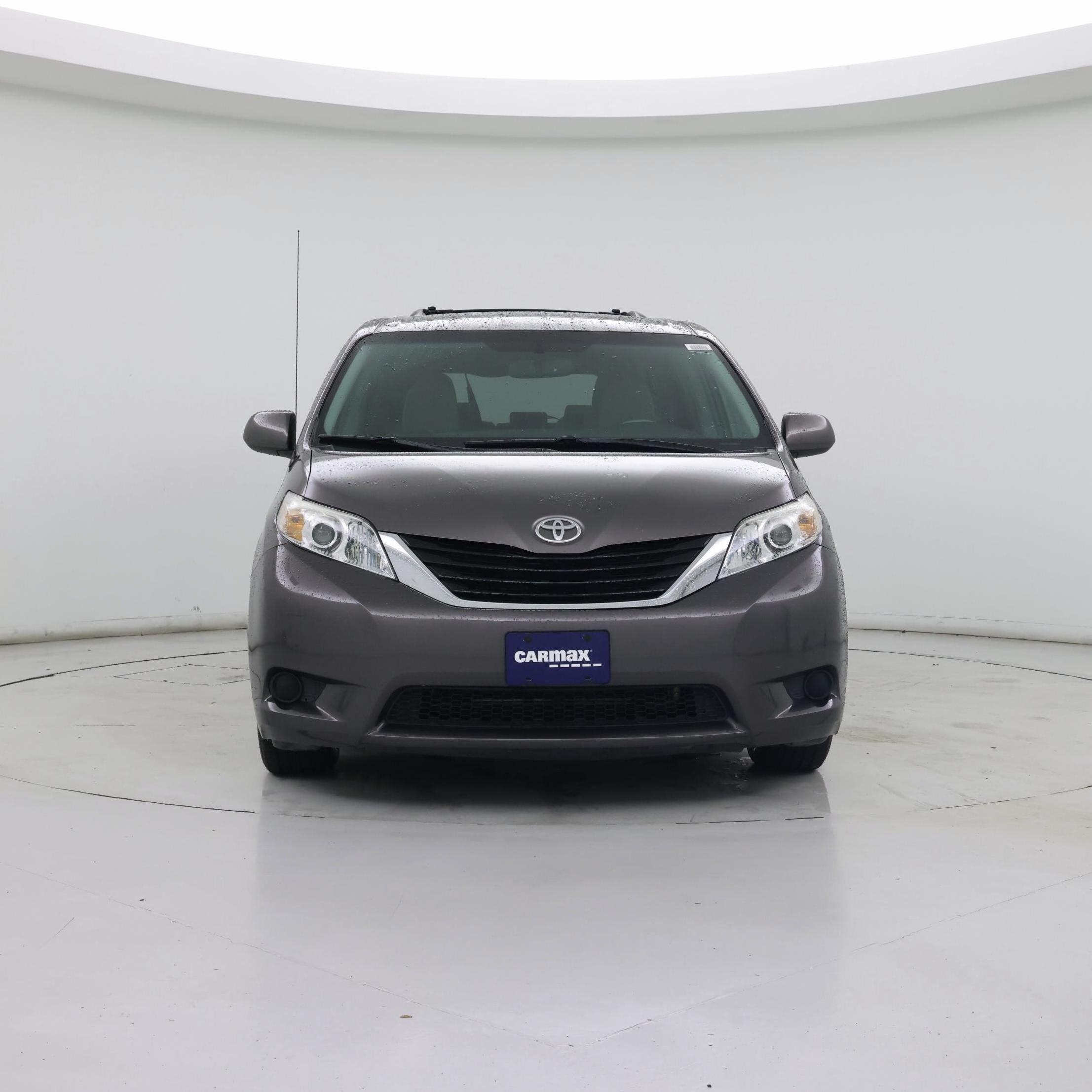 Thumbnail: 2014 Toyota Sienna - 5