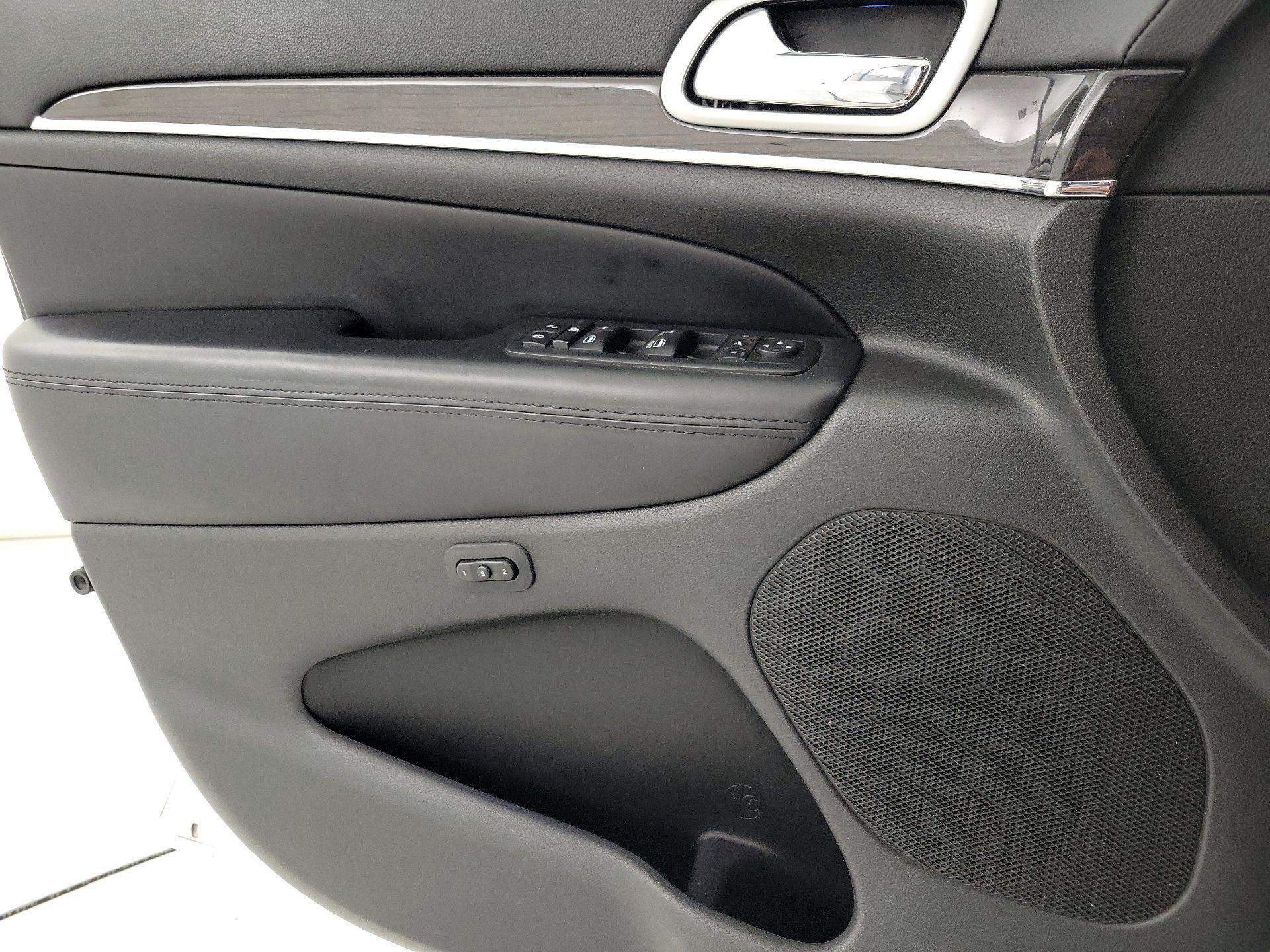 Thumbnail: 2016 Jeep Grand Cherokee - 12
