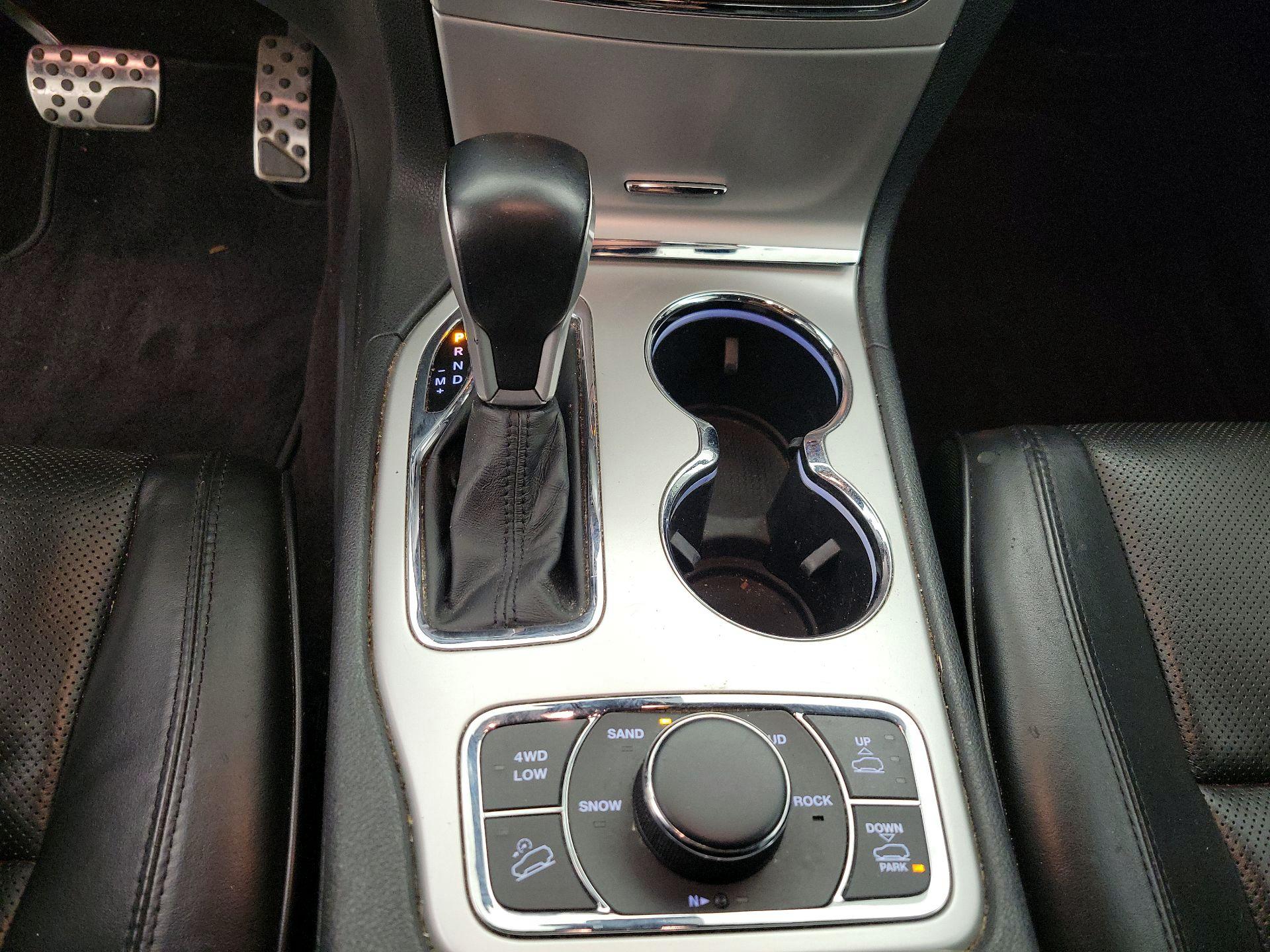 Thumbnail: 2016 Jeep Grand Cherokee - 17
