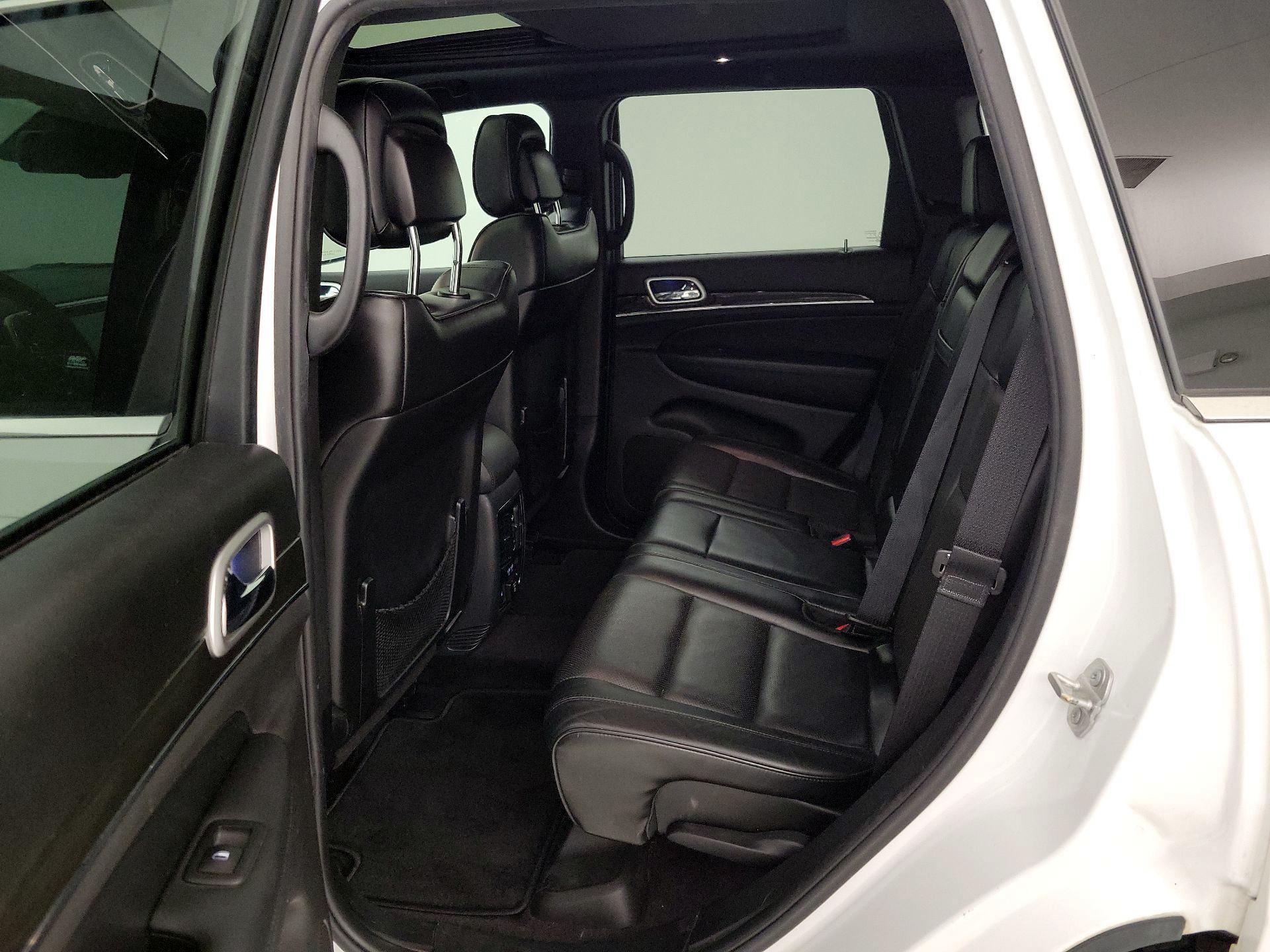 Thumbnail: 2016 Jeep Grand Cherokee - 20