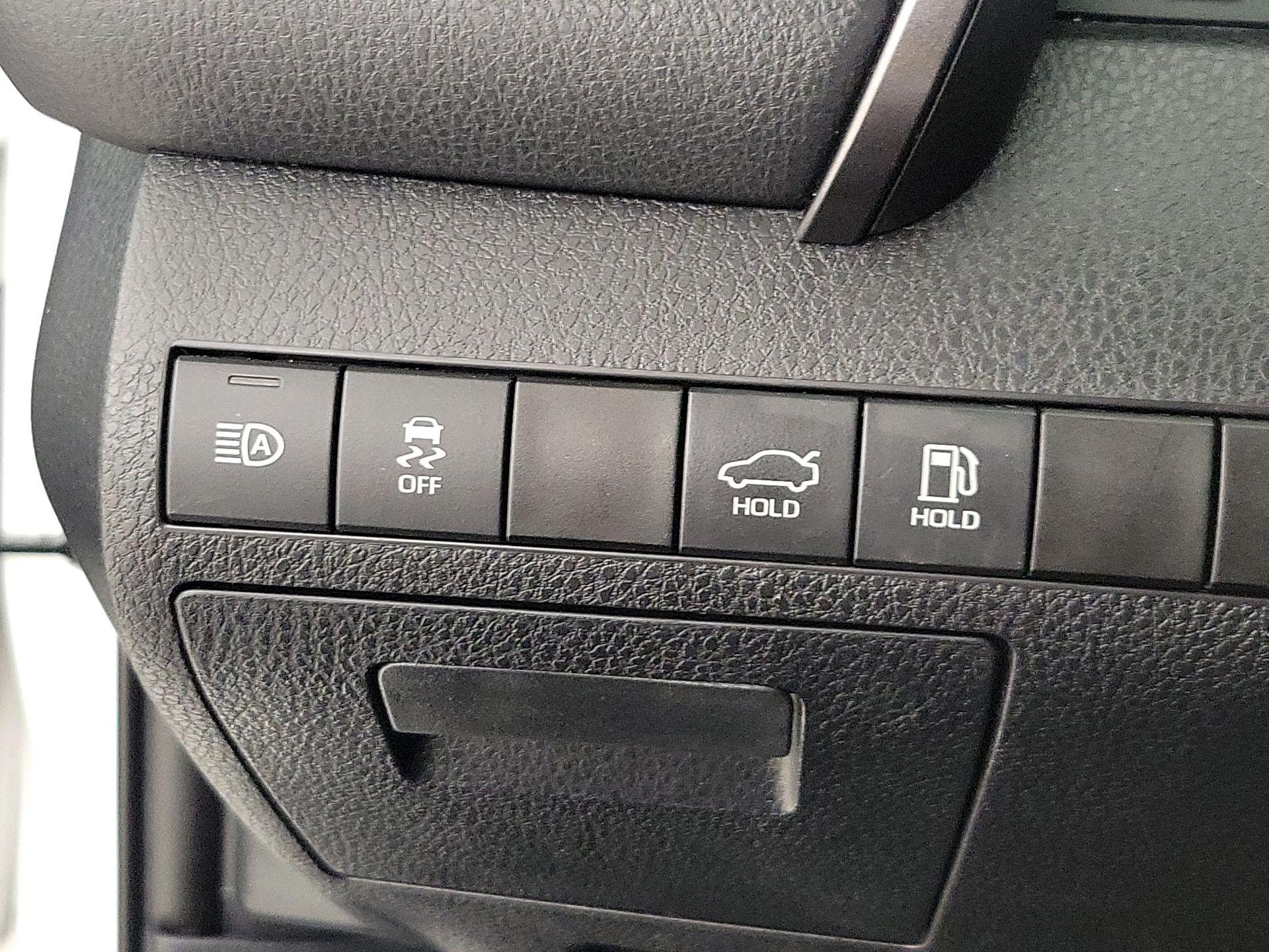 Thumbnail: 2019 Toyota Camry - 13