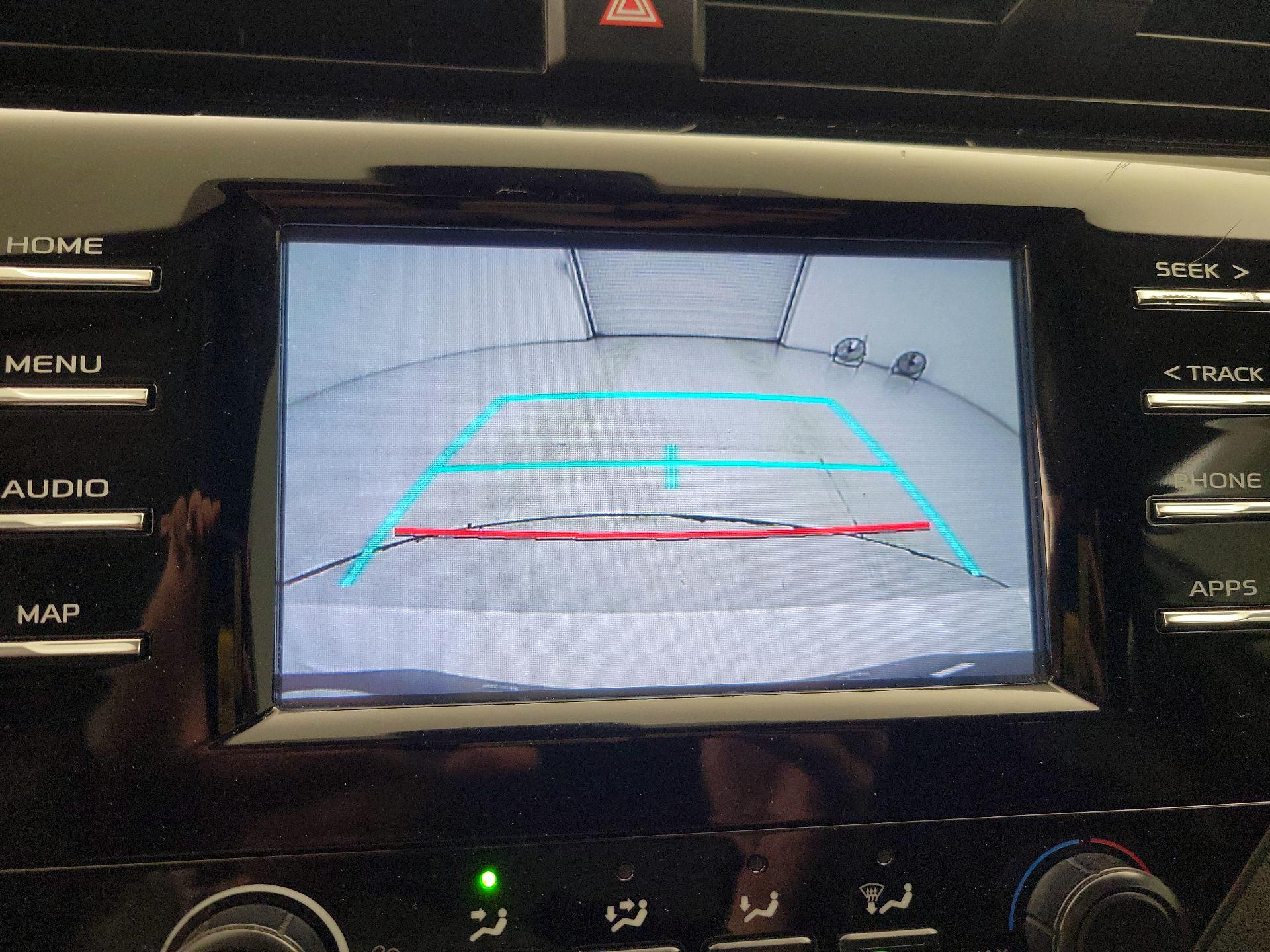 Thumbnail: 2019 Toyota Camry - 14