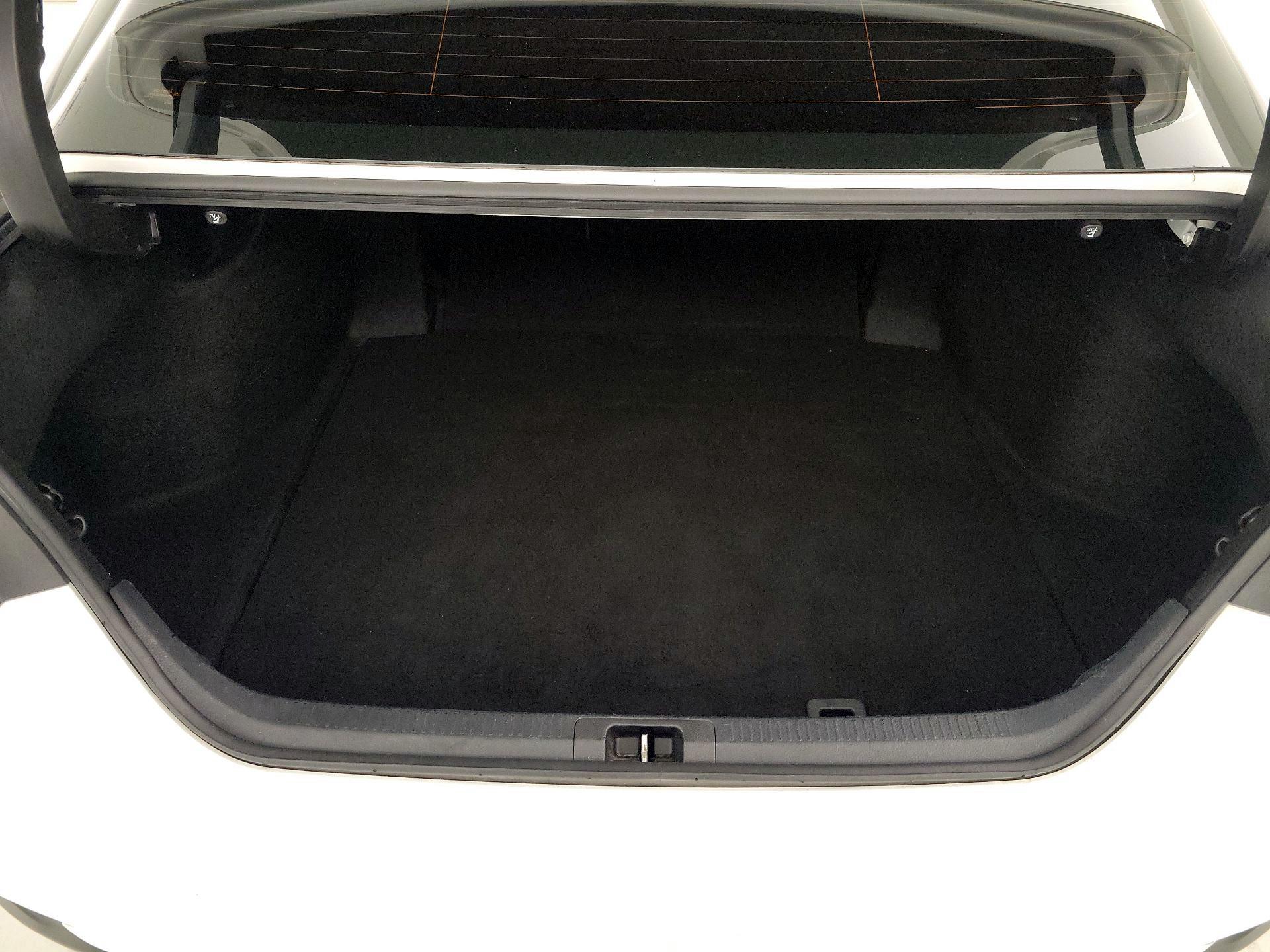 Thumbnail: 2019 Toyota Camry - 20