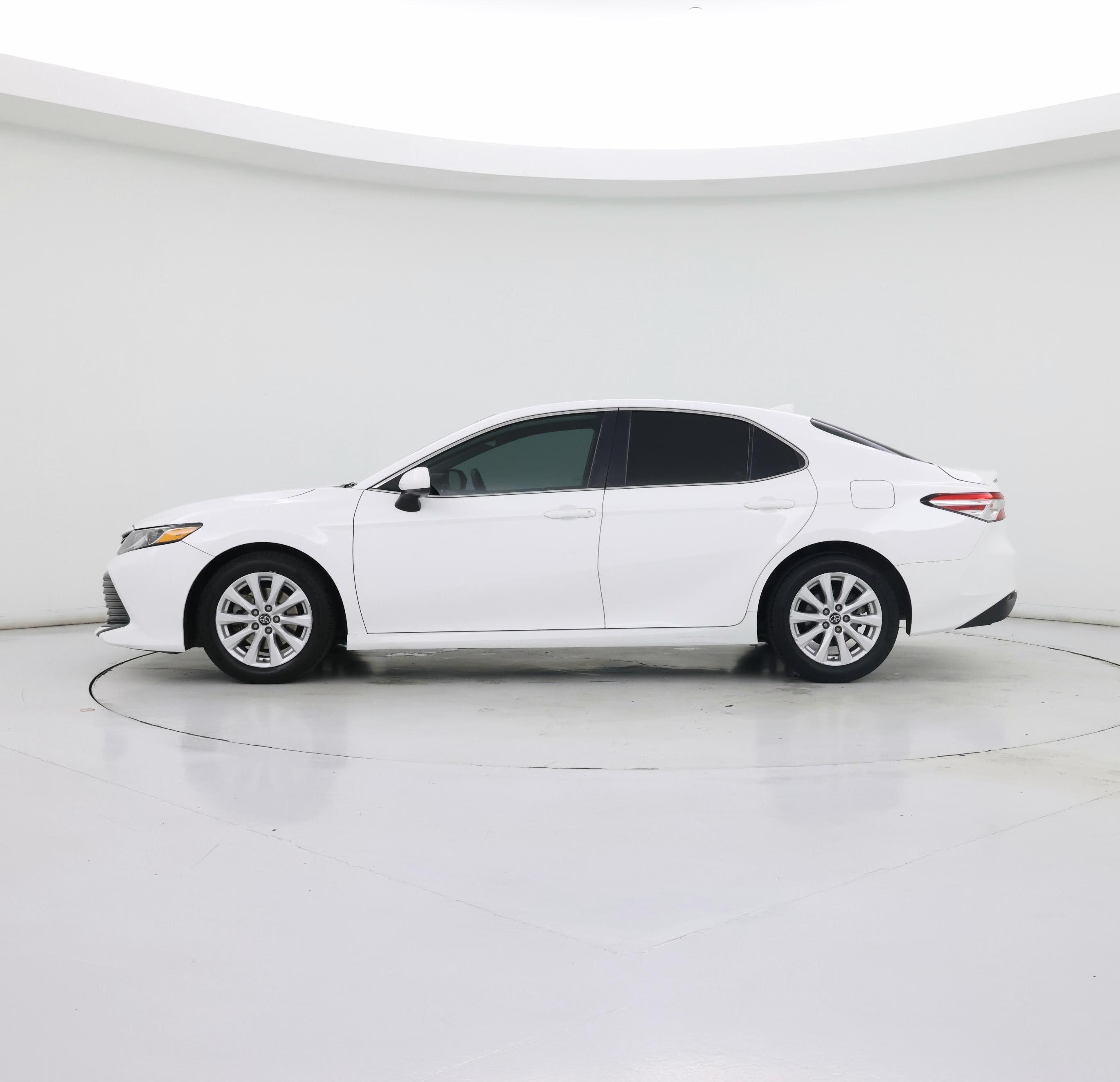 Thumbnail: 2019 Toyota Camry - 3