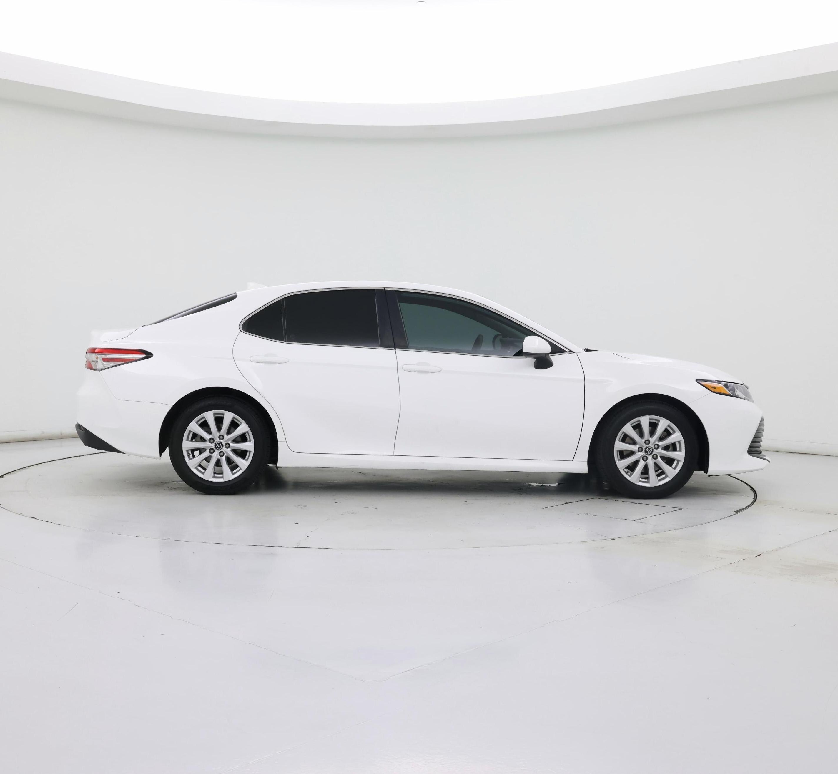 Thumbnail: 2019 Toyota Camry - 7