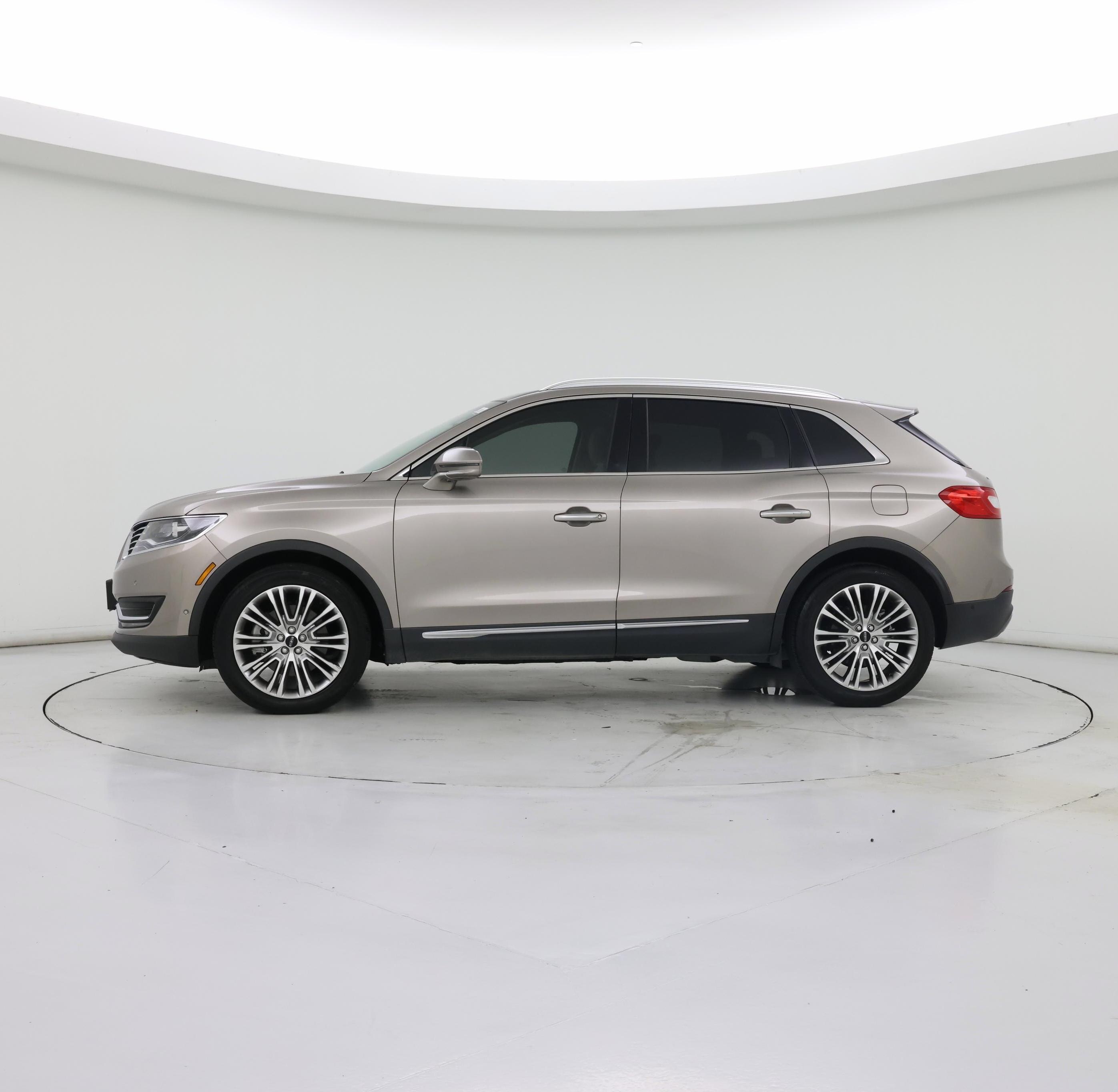 Thumbnail: 2018 Lincoln MKX - 3