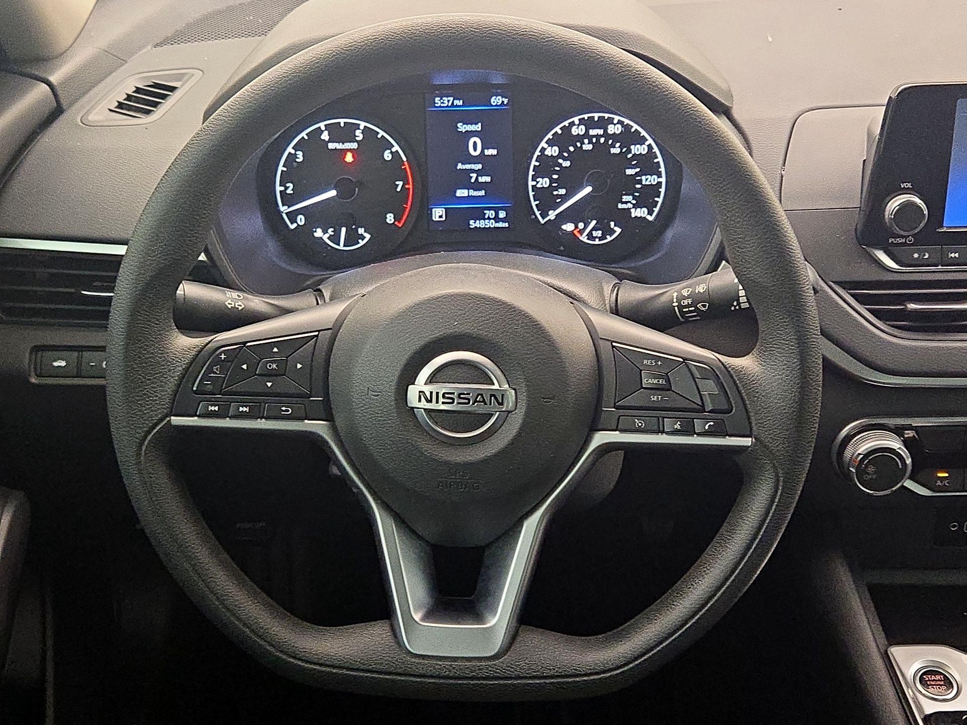 Thumbnail: 2022 Nissan Altima - 10