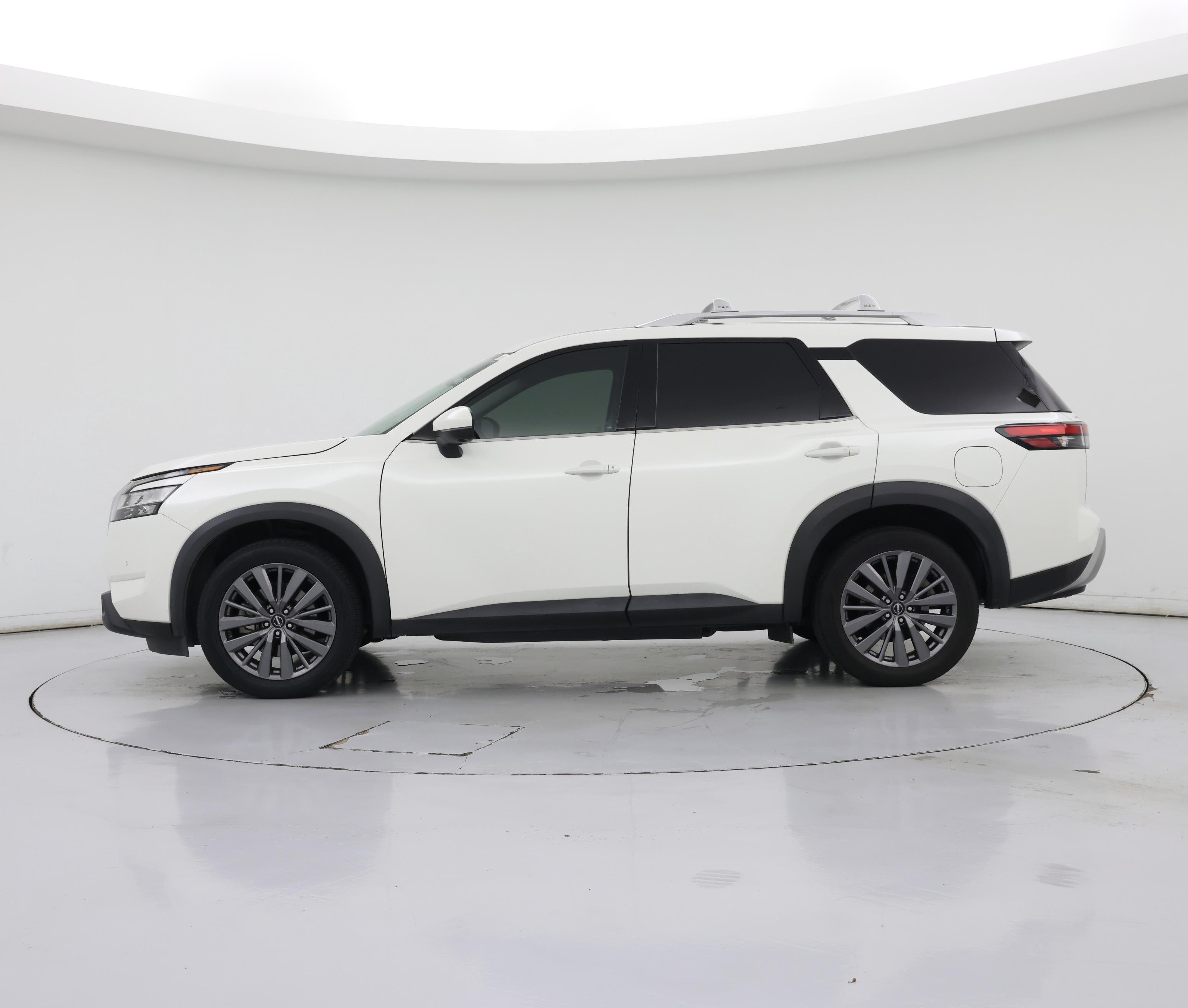 Thumbnail: 2023 Nissan Pathfinder - 3