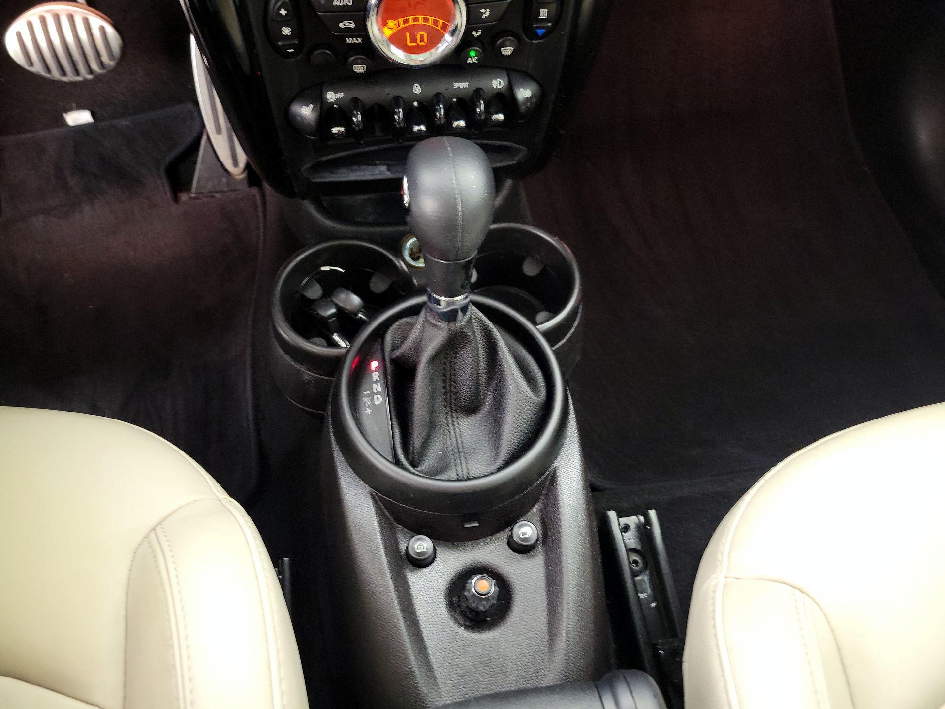 Thumbnail: 2016 MINI Cooper Countryman - 16