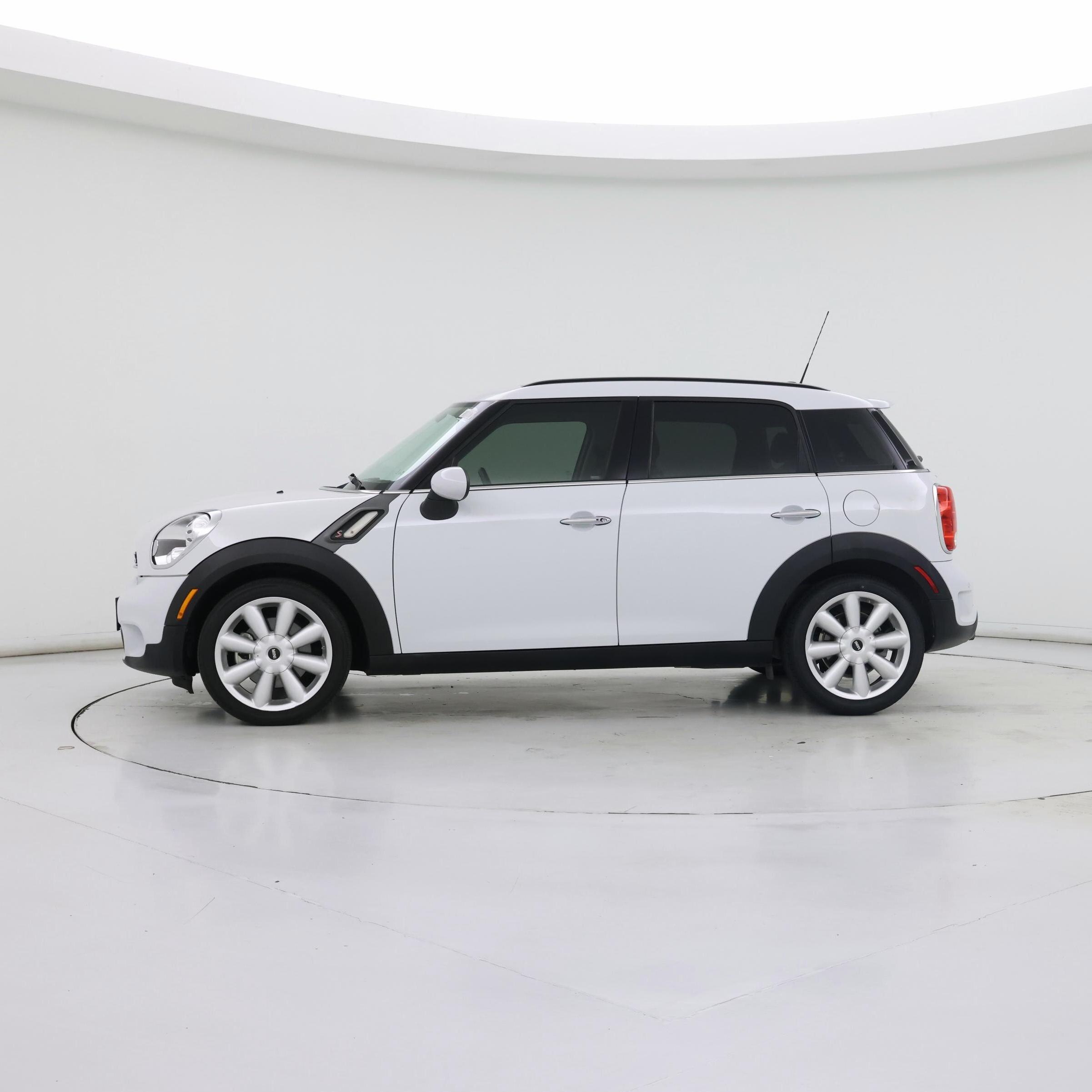 Thumbnail: 2016 MINI Cooper Countryman - 3