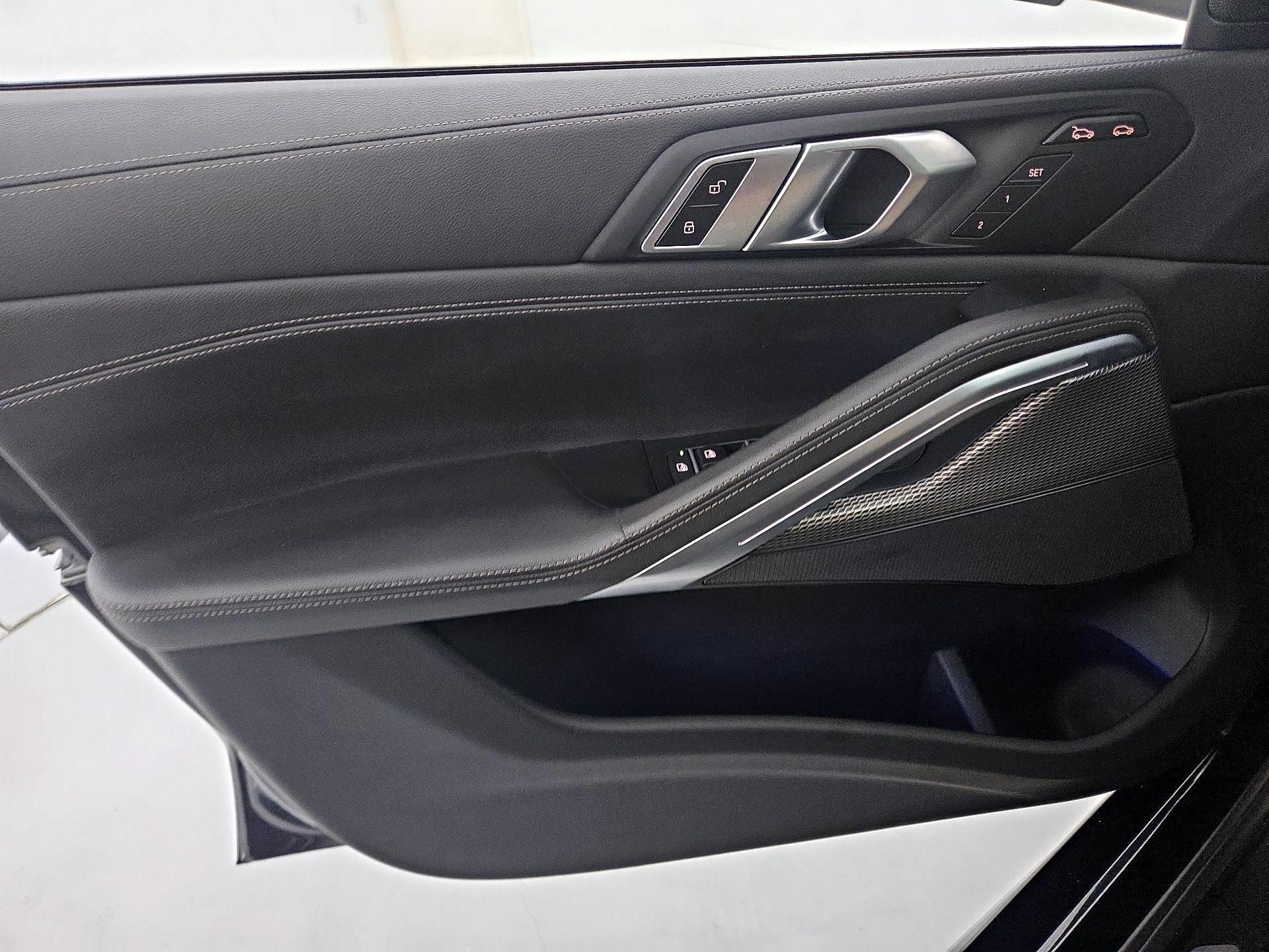 Thumbnail: 2022 BMW X6 - 12