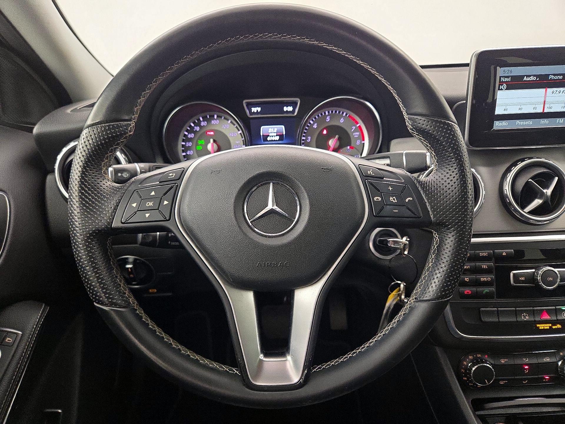 Thumbnail: 2015 Mercedes-Benz GLA - 10