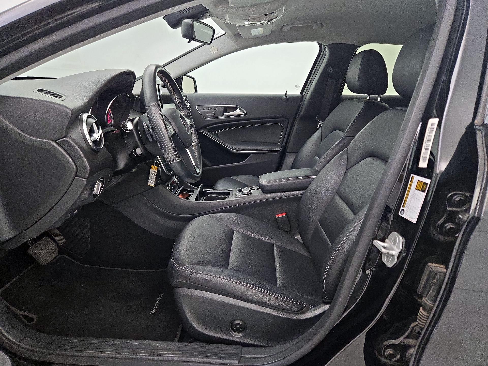 Thumbnail: 2015 Mercedes-Benz GLA - 11