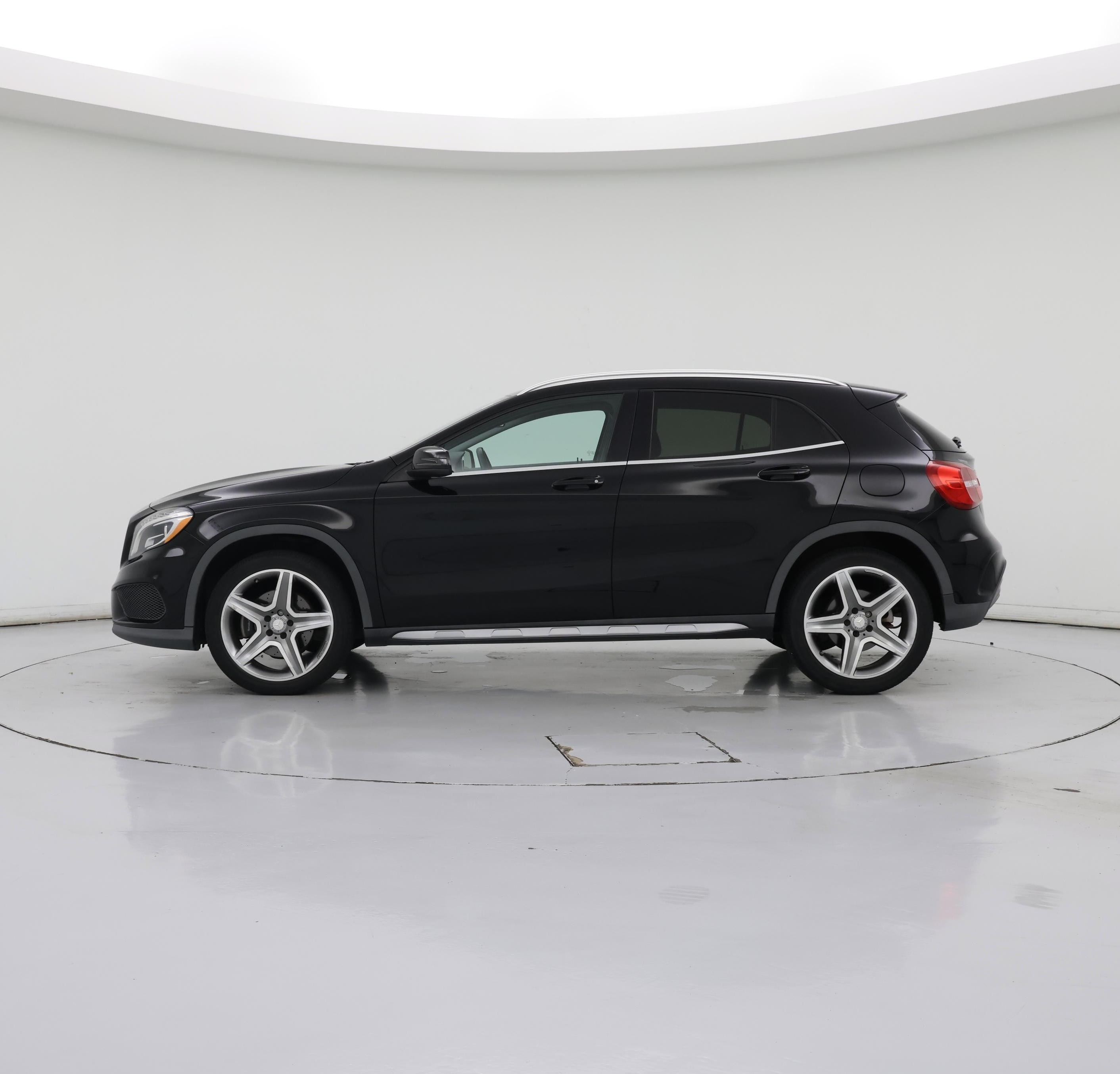 Thumbnail: 2015 Mercedes-Benz GLA - 3