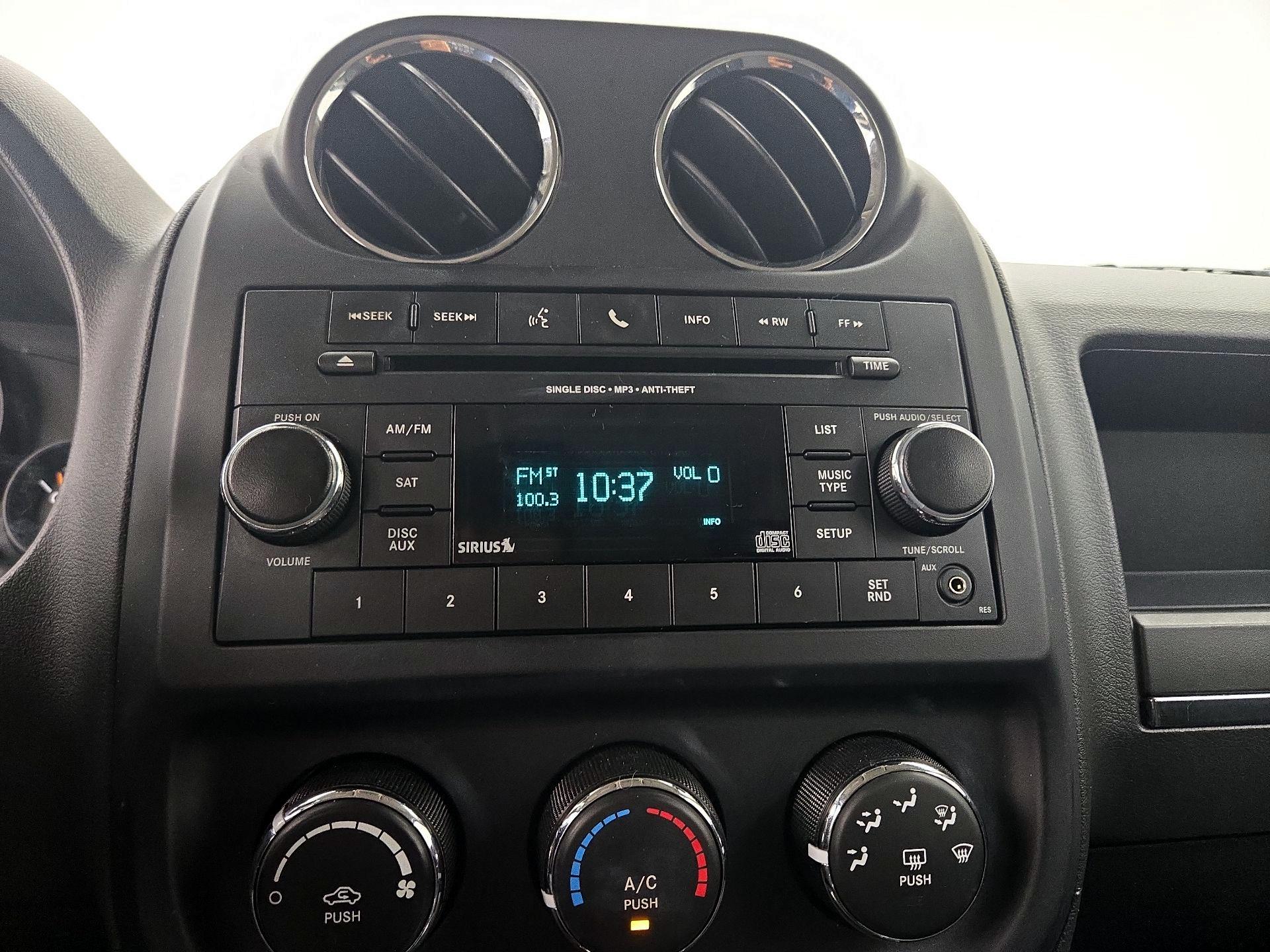 Thumbnail: 2016 Jeep Patriot - 13