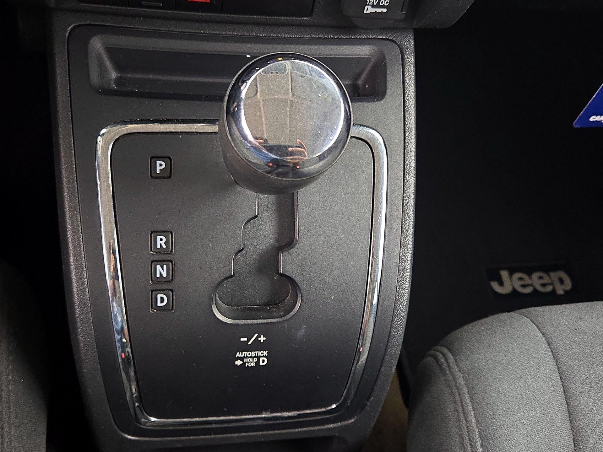 Thumbnail: 2016 Jeep Patriot - 15