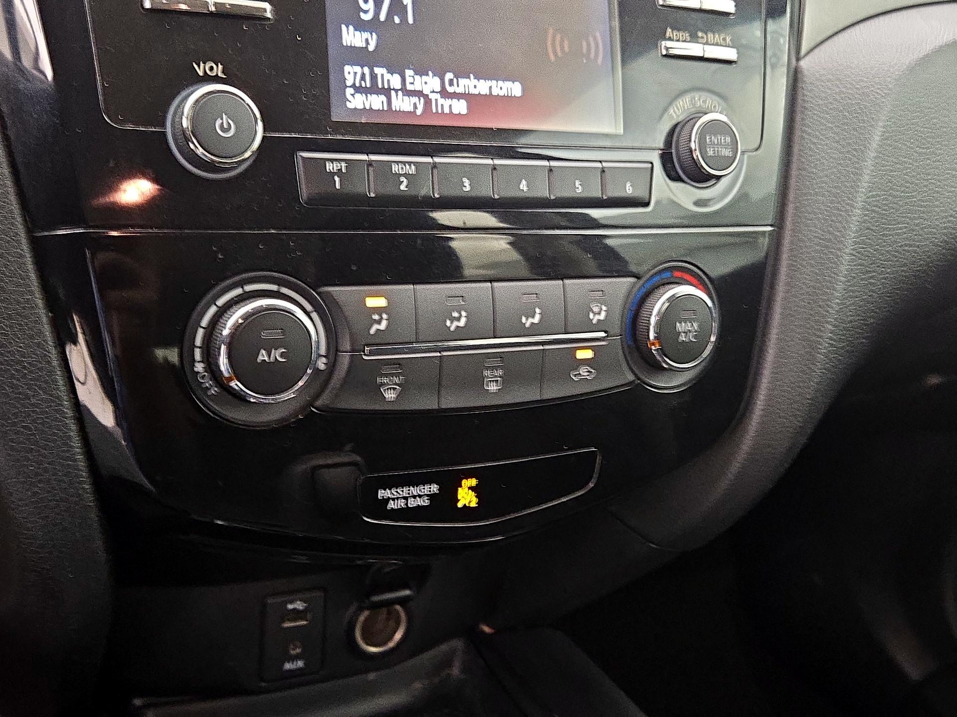 Thumbnail: 2016 Nissan Rogue - 16