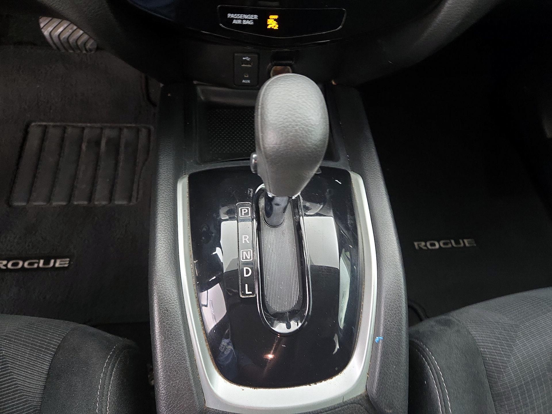 Thumbnail: 2016 Nissan Rogue - 17