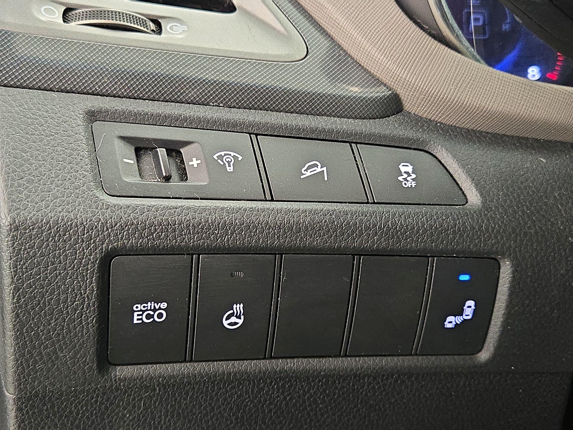 Thumbnail: 2015 Hyundai Santa Fe - 13