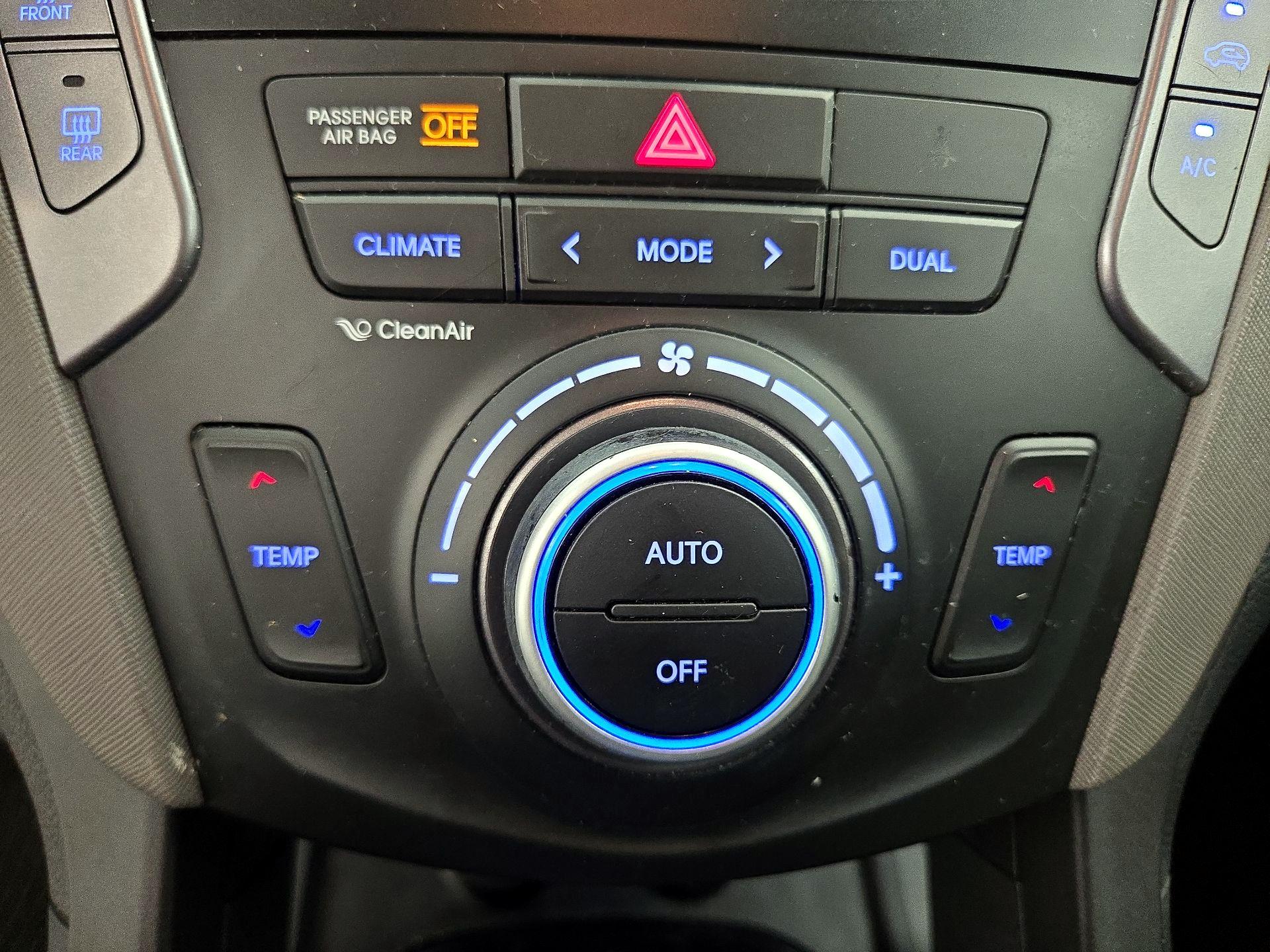 Thumbnail: 2015 Hyundai Santa Fe - 17