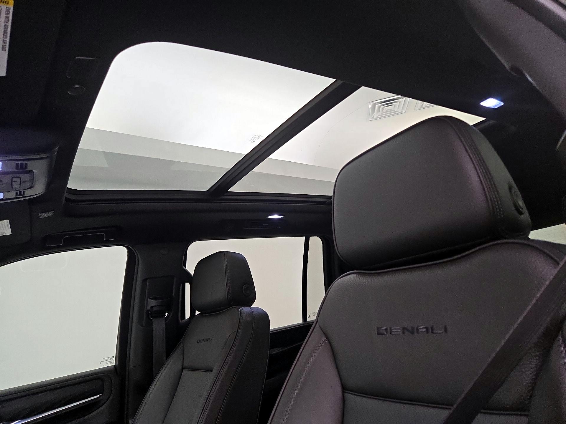 Thumbnail: 2023 GMC Yukon XL - 20