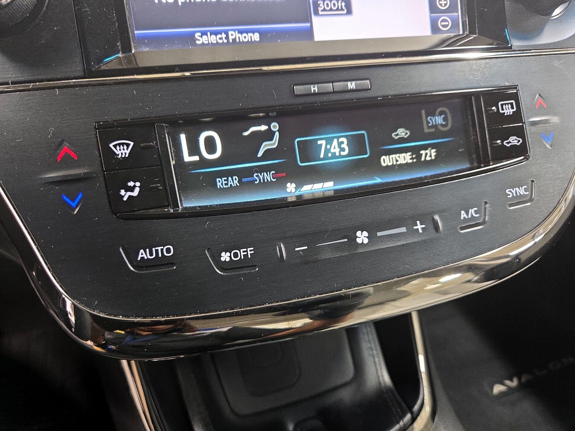 Thumbnail: 2018 Toyota Avalon - 16