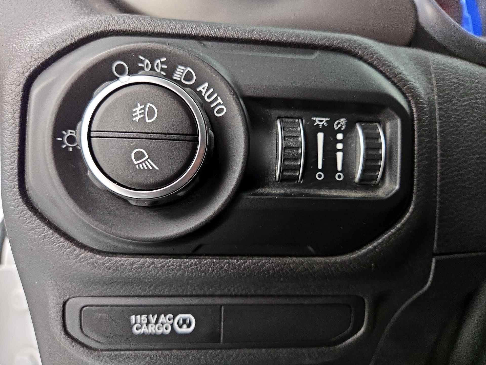 Thumbnail: 2020 Jeep Gladiator - 13
