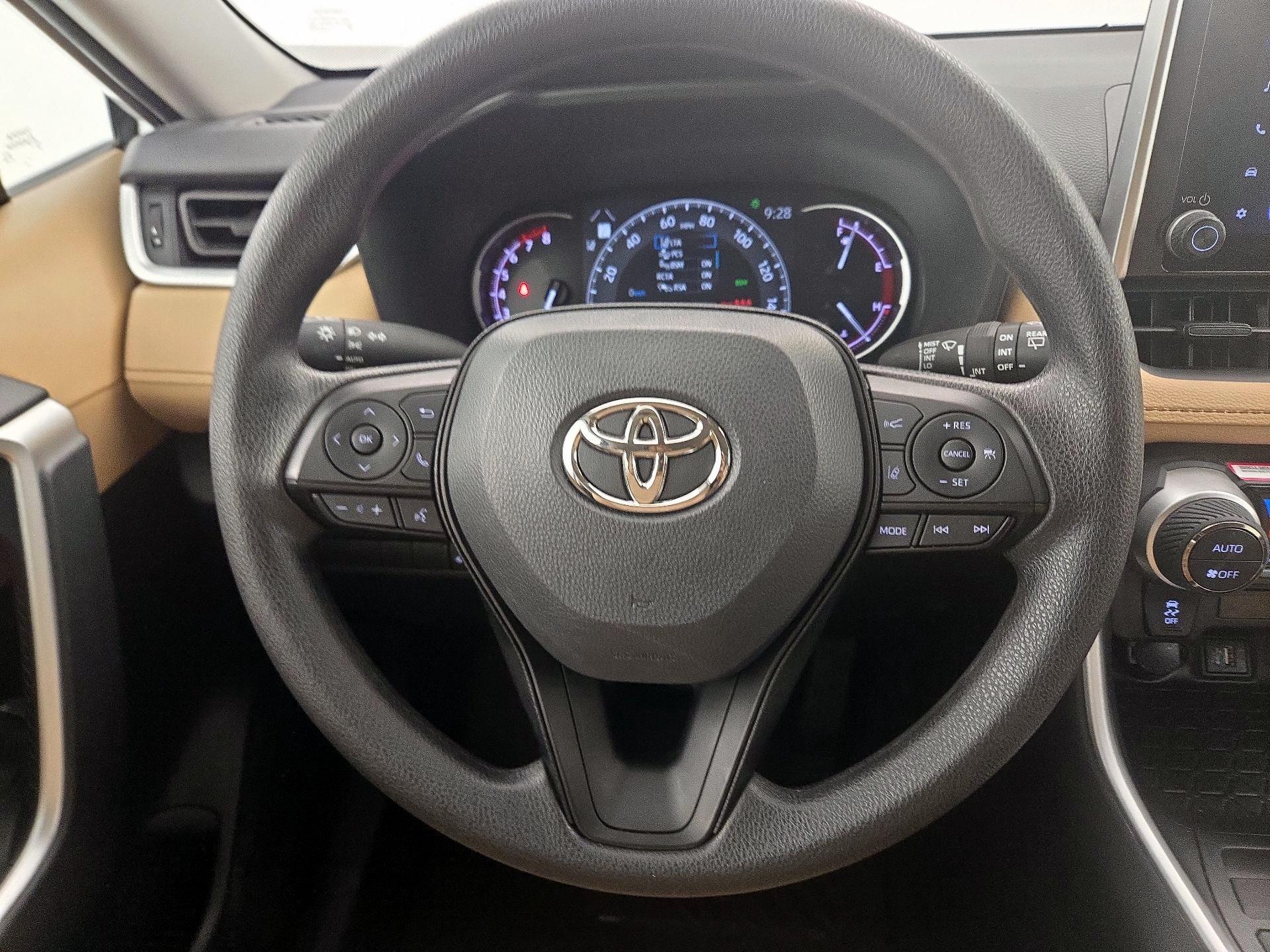 Thumbnail: 2024 Toyota RAV4 - 10