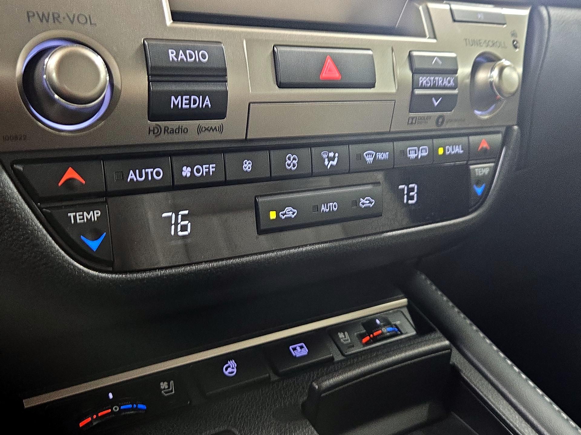 Thumbnail: 2018 Lexus ES - 16