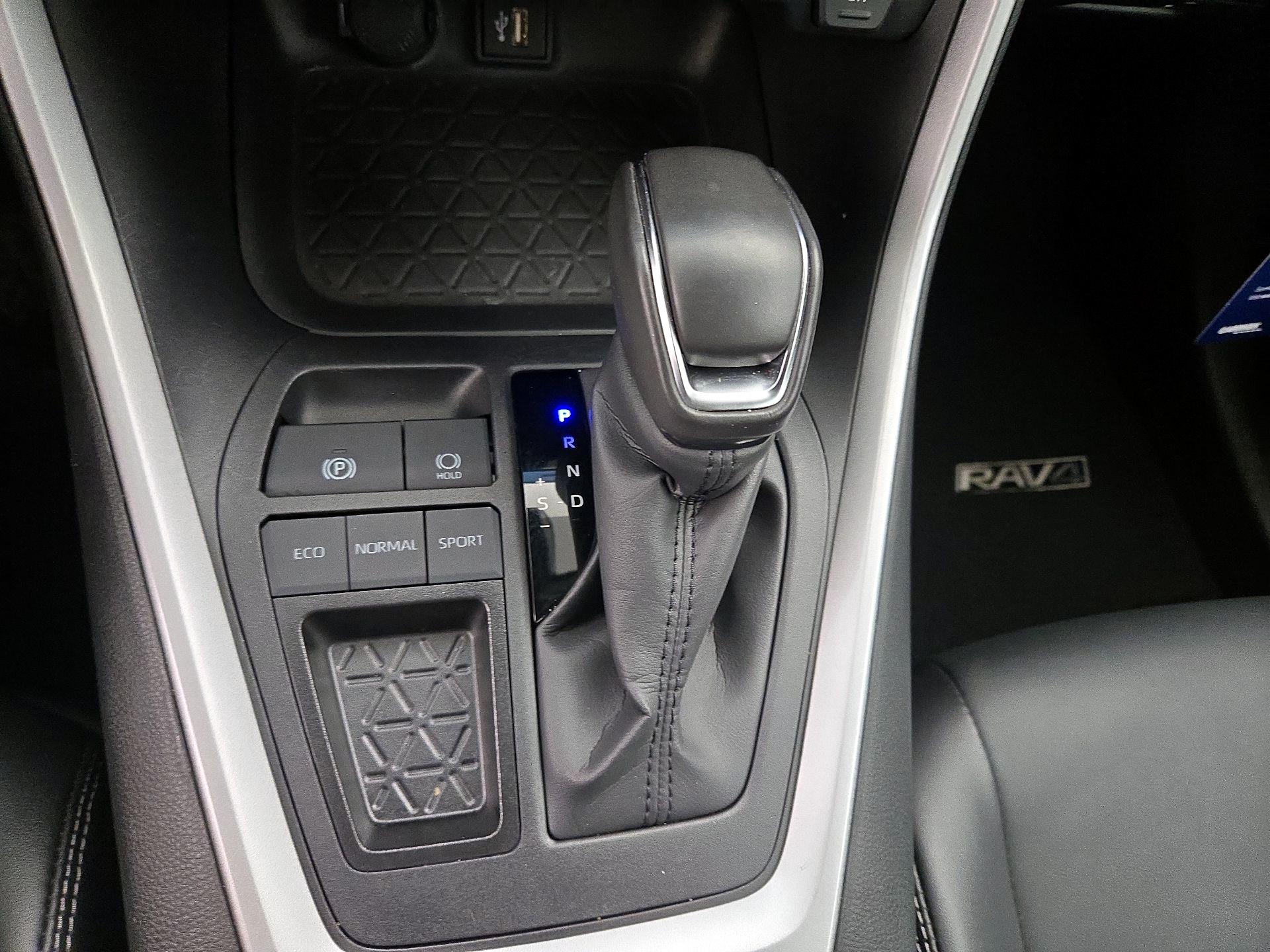 Thumbnail: 2024 Toyota RAV4 - 17