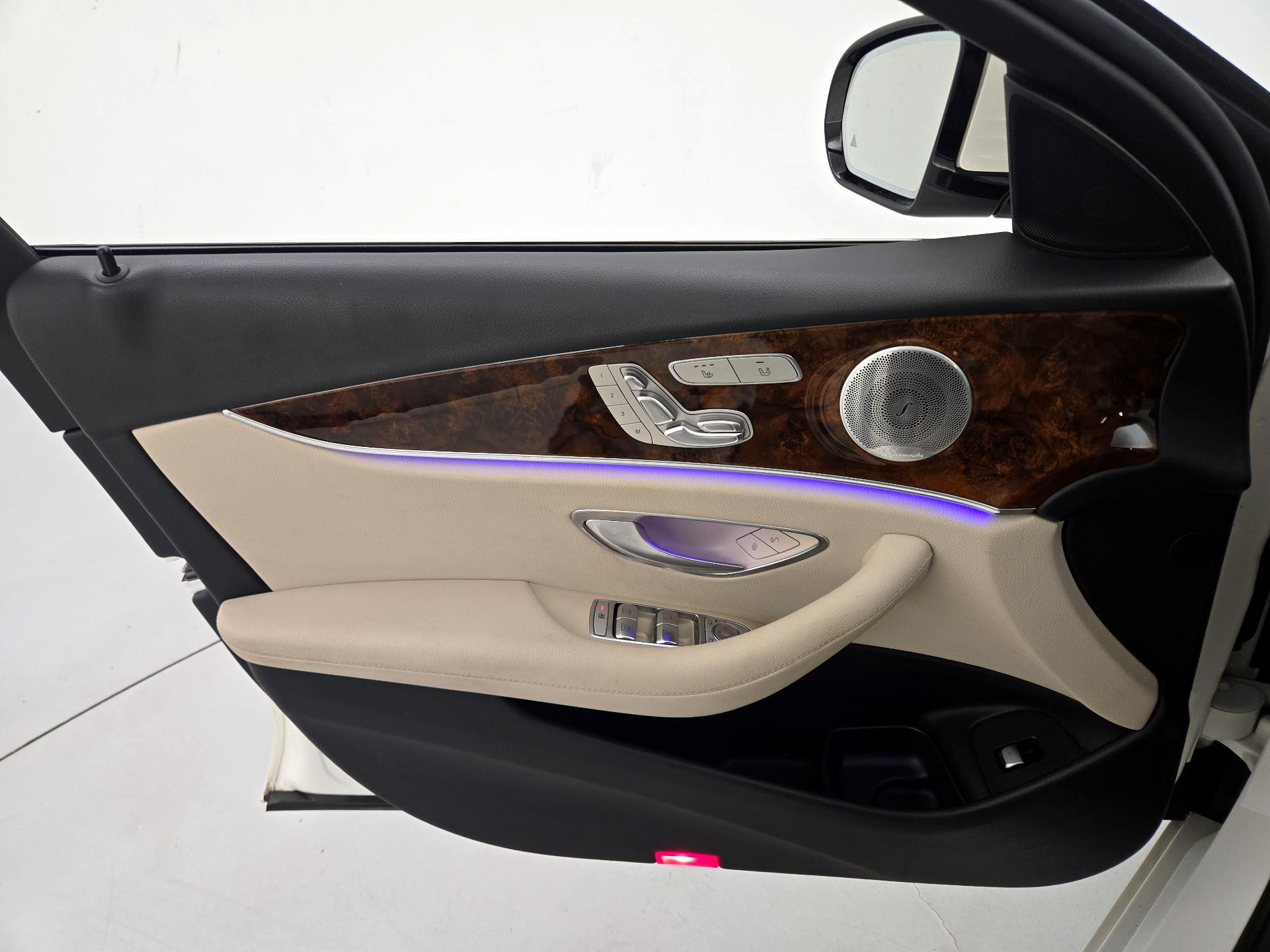 Thumbnail: 2020 Mercedes-Benz E-Class - 12