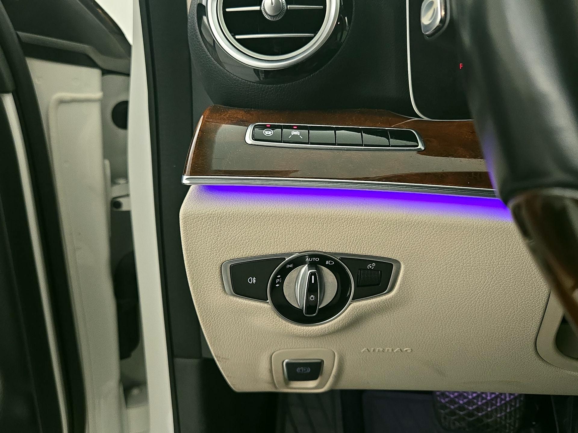 Thumbnail: 2020 Mercedes-Benz E-Class - 13